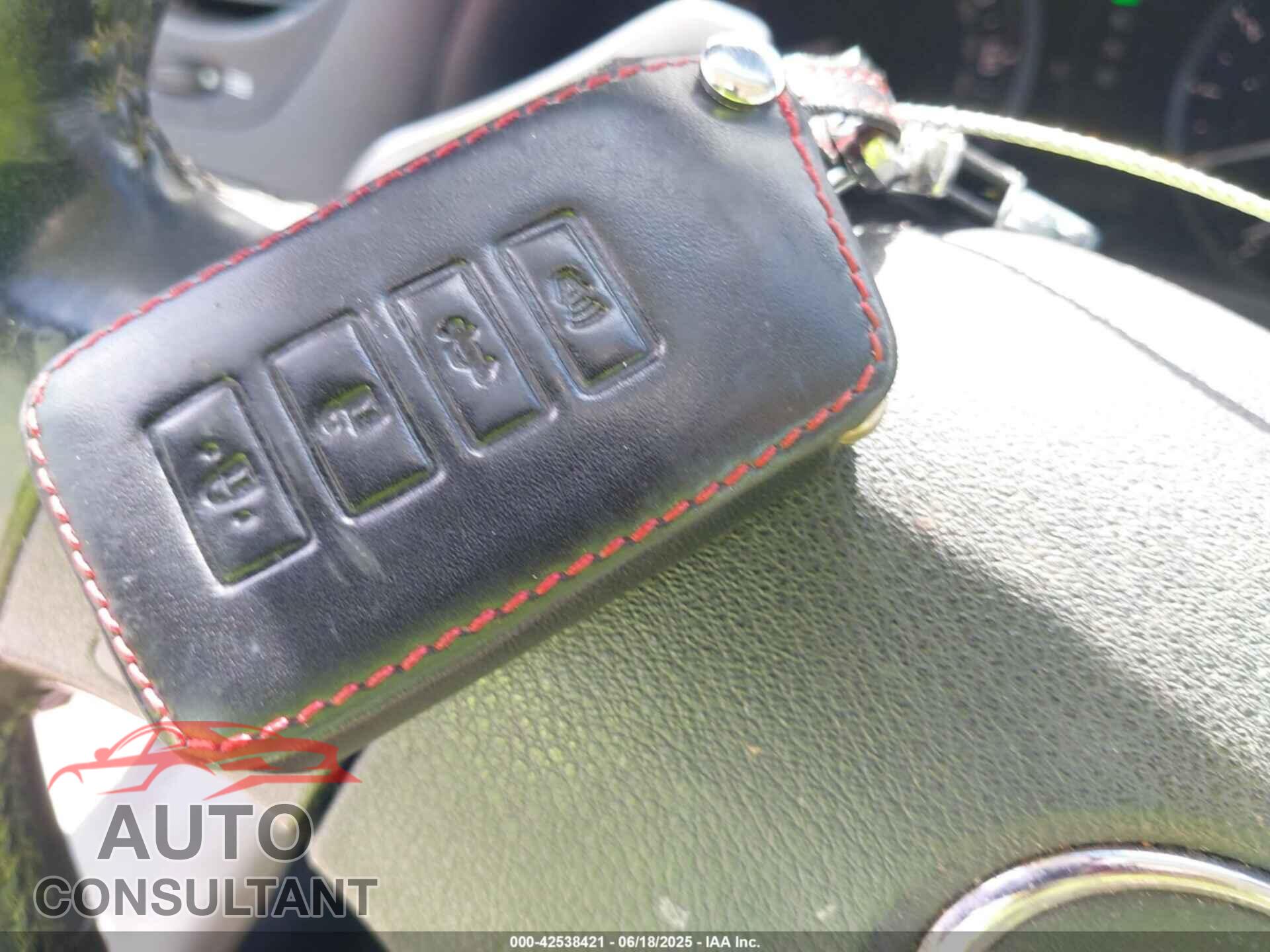 LEXUS IS 250C 2010 - JTHFF2C29A2503788