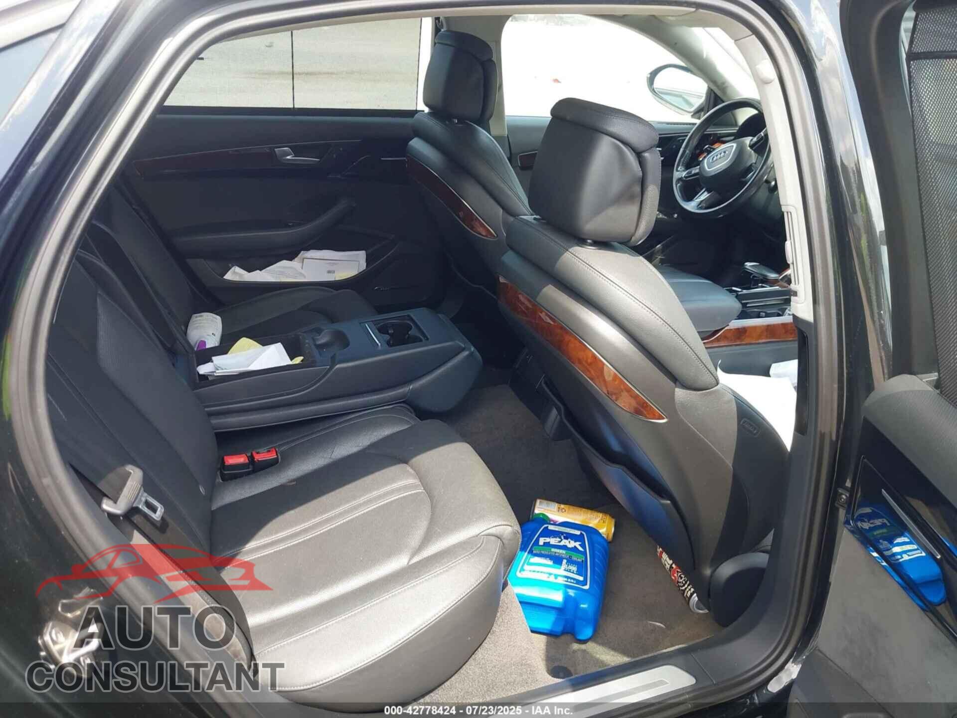 AUDI A8 L 2012 - WAURVAFD2CN002071