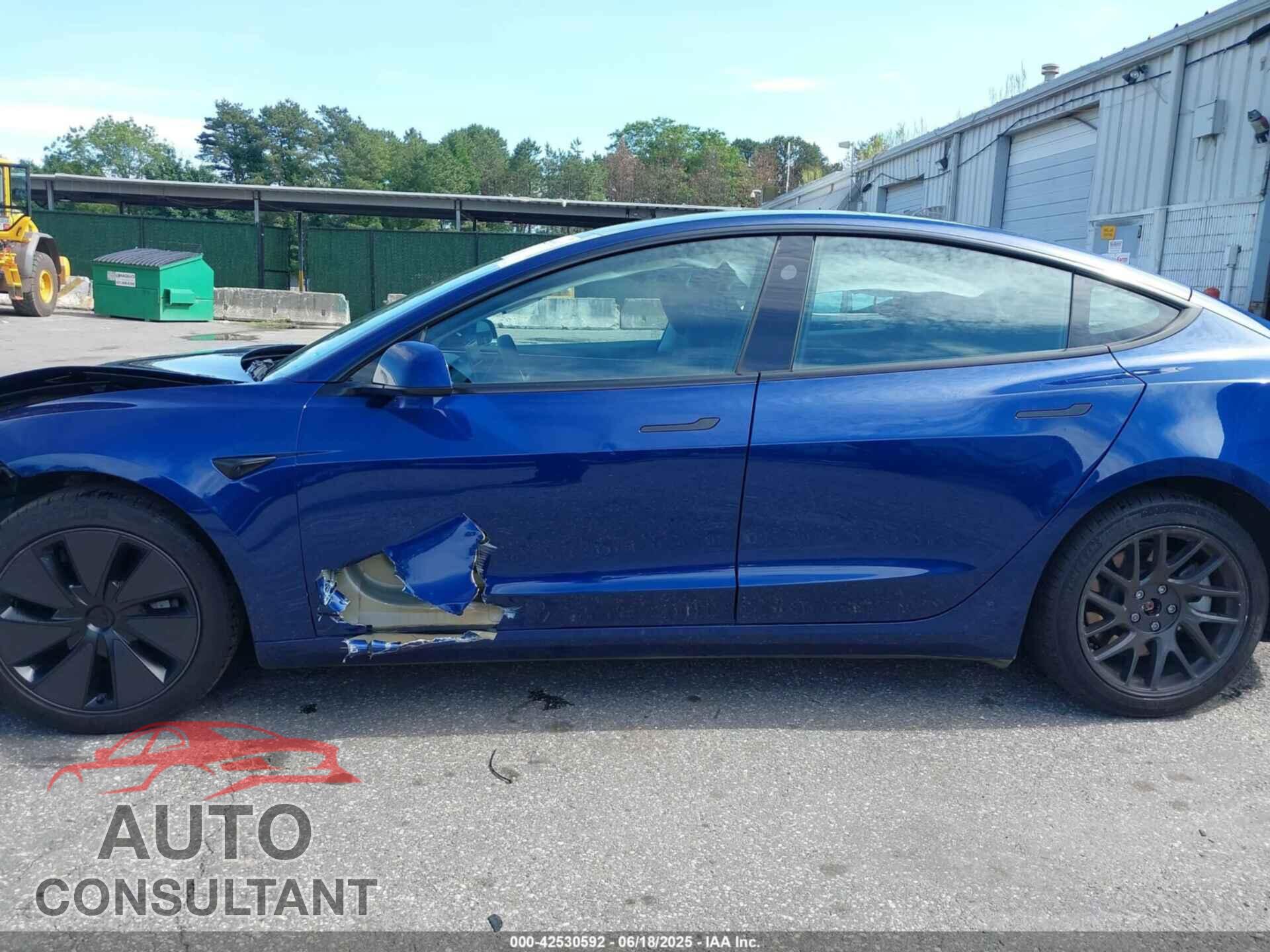 TESLA MODEL 3 2024 - 5YJ3E1EAXRF774101