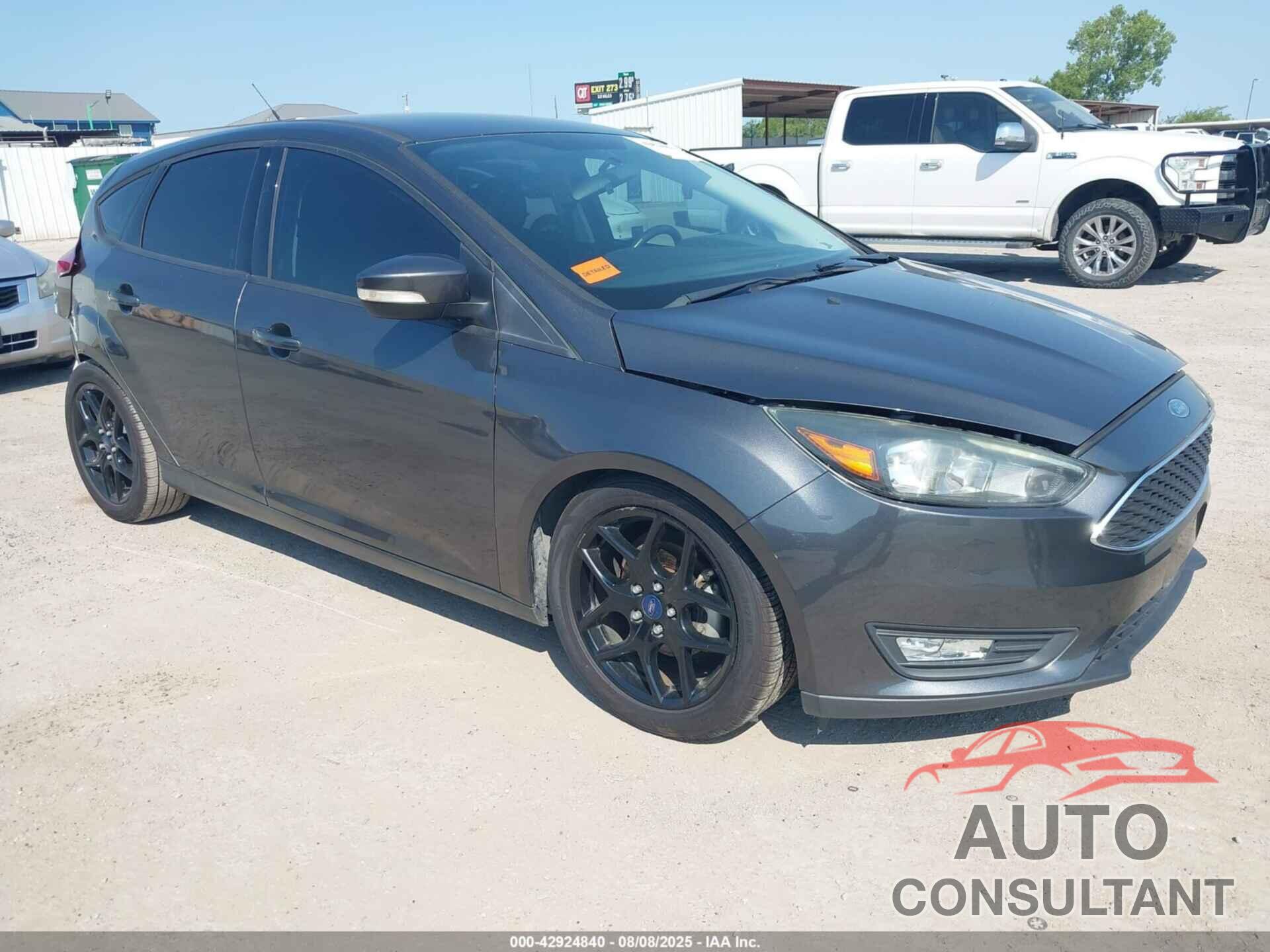 FORD FOCUS 2016 - 1FADP3K26GL311993