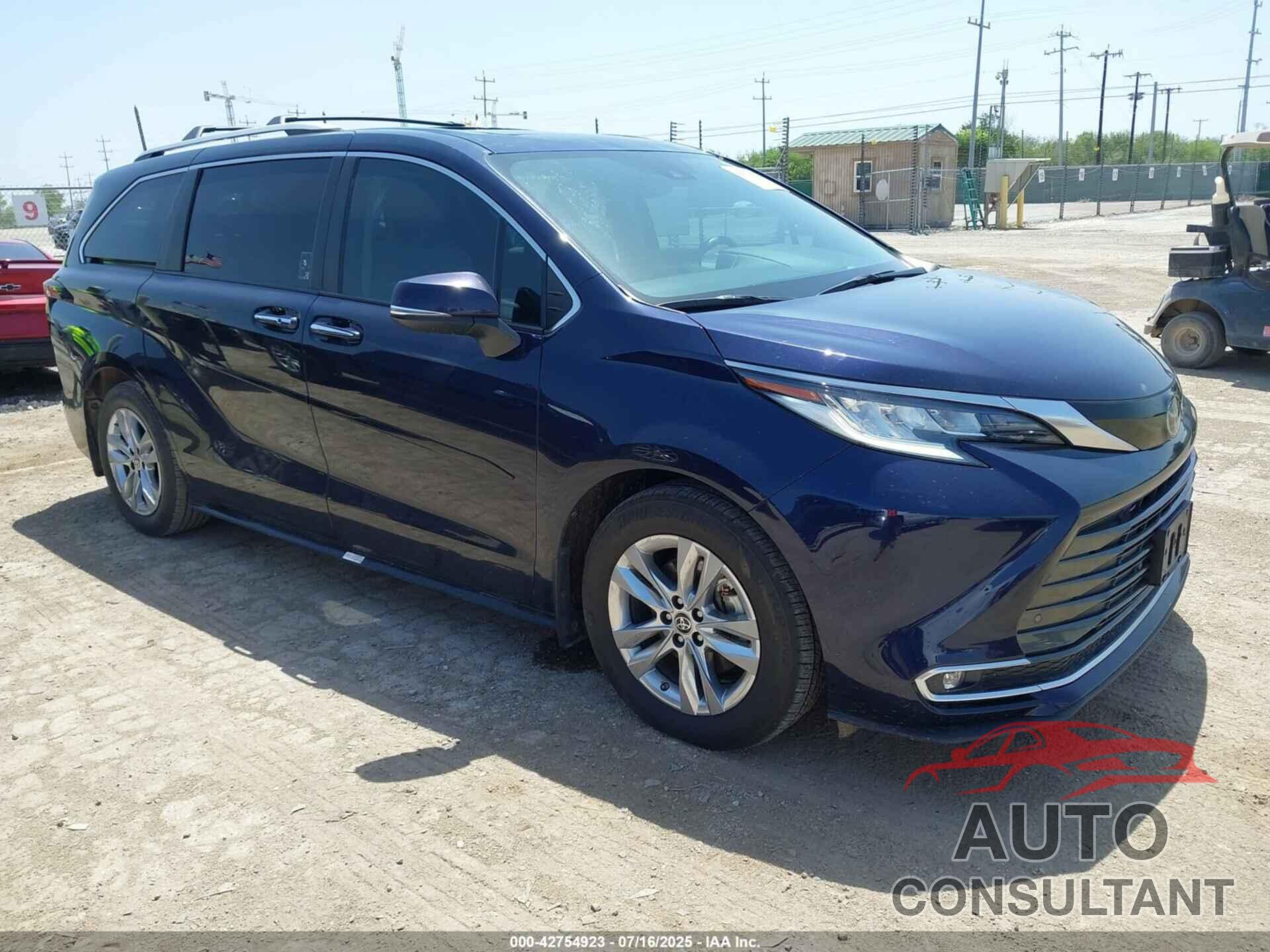 TOYOTA SIENNA 2022 - 5TDZRKEC4NS134753
