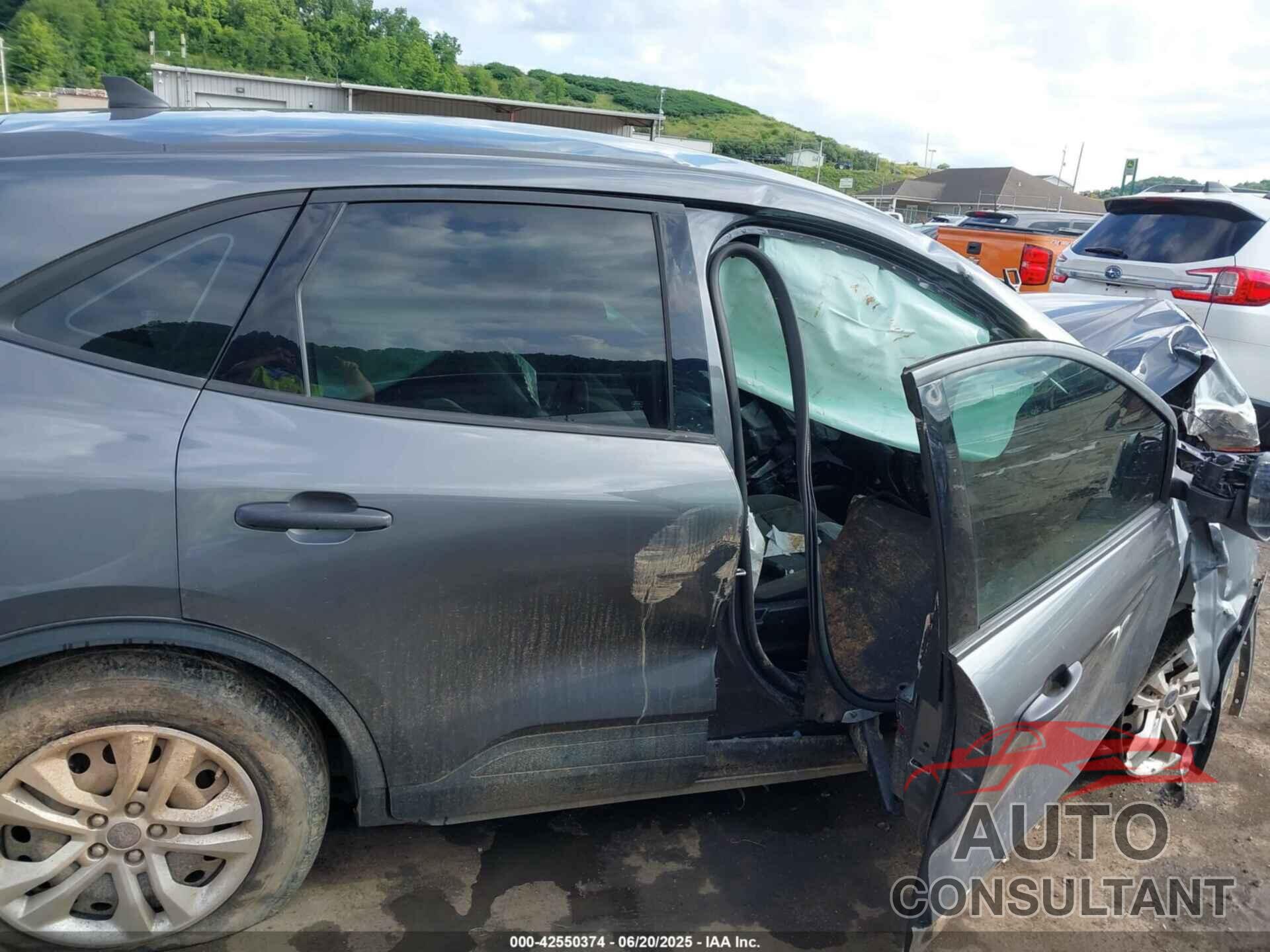 FORD ESCAPE 2021 - 1FMCU0F68MUA31746