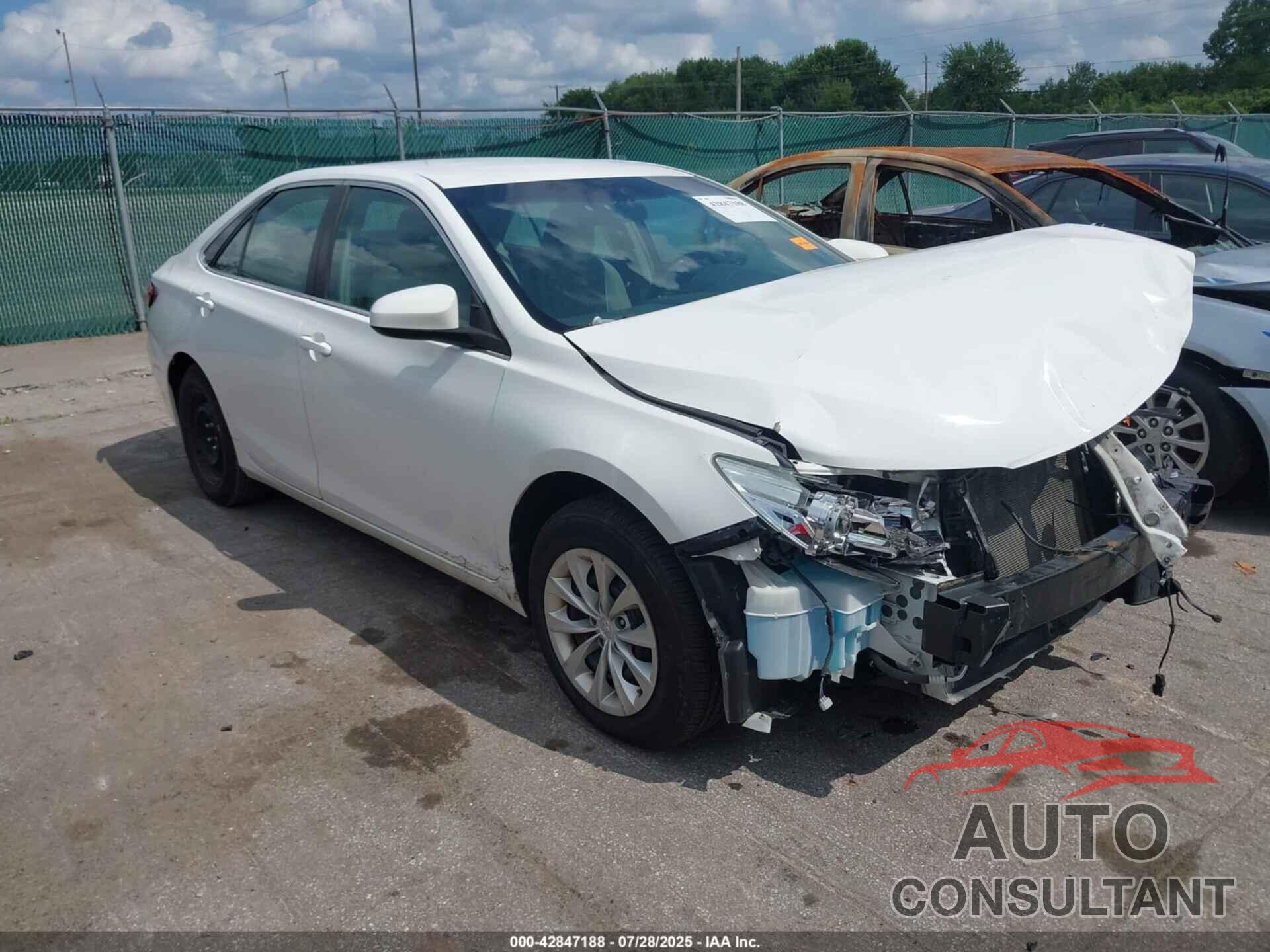 TOYOTA CAMRY 2016 - 4T4BF1FK1GR577646