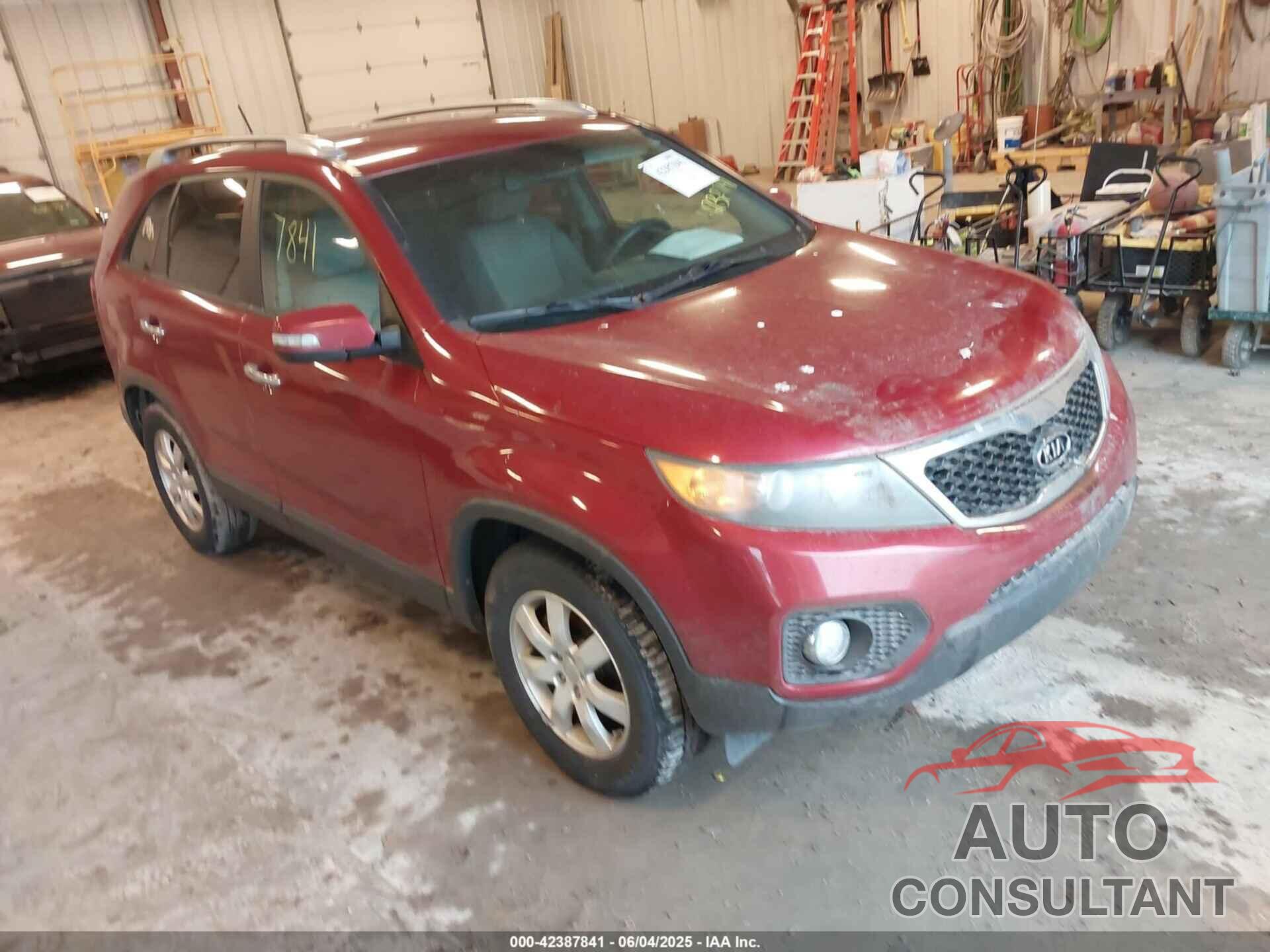 KIA SORENTO 2011 - 5XYKT3A18BG045788
