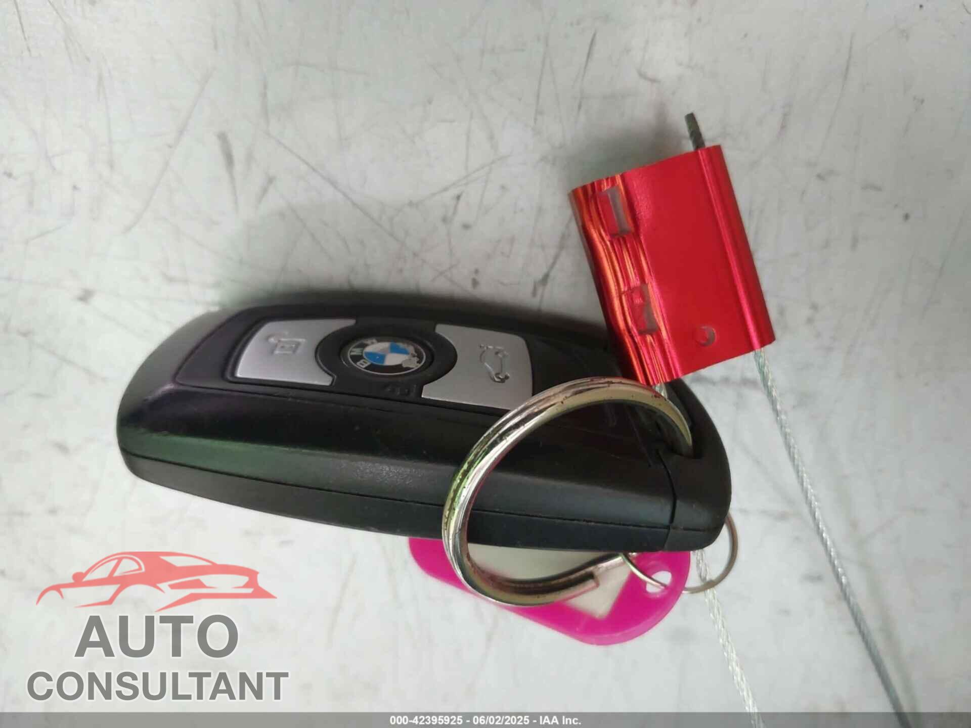 BMW 320I 2013 - WBA3C3C56DF982906