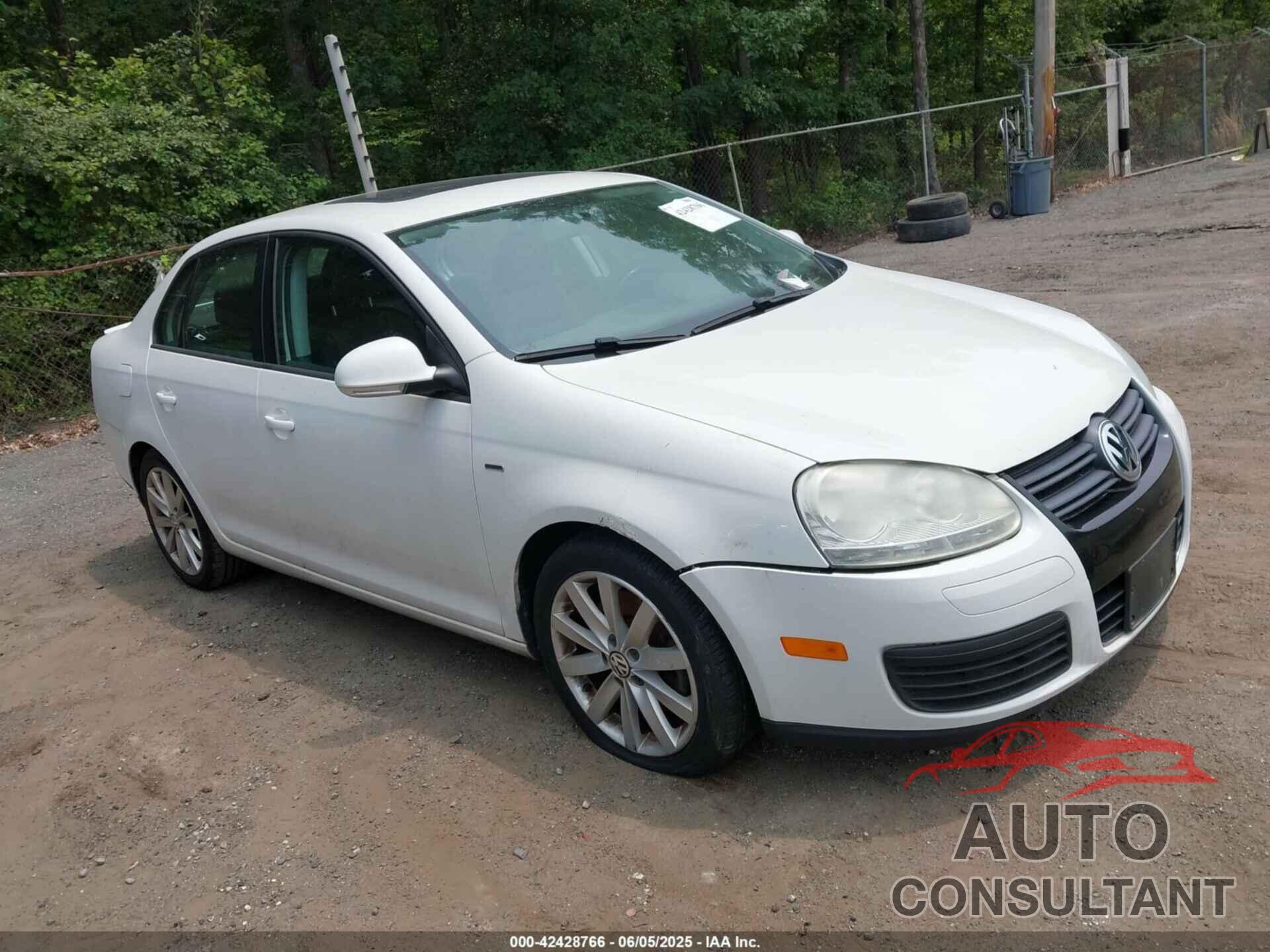 VOLKSWAGEN JETTA 2010 - 3VWRJ7AJ5AM015058