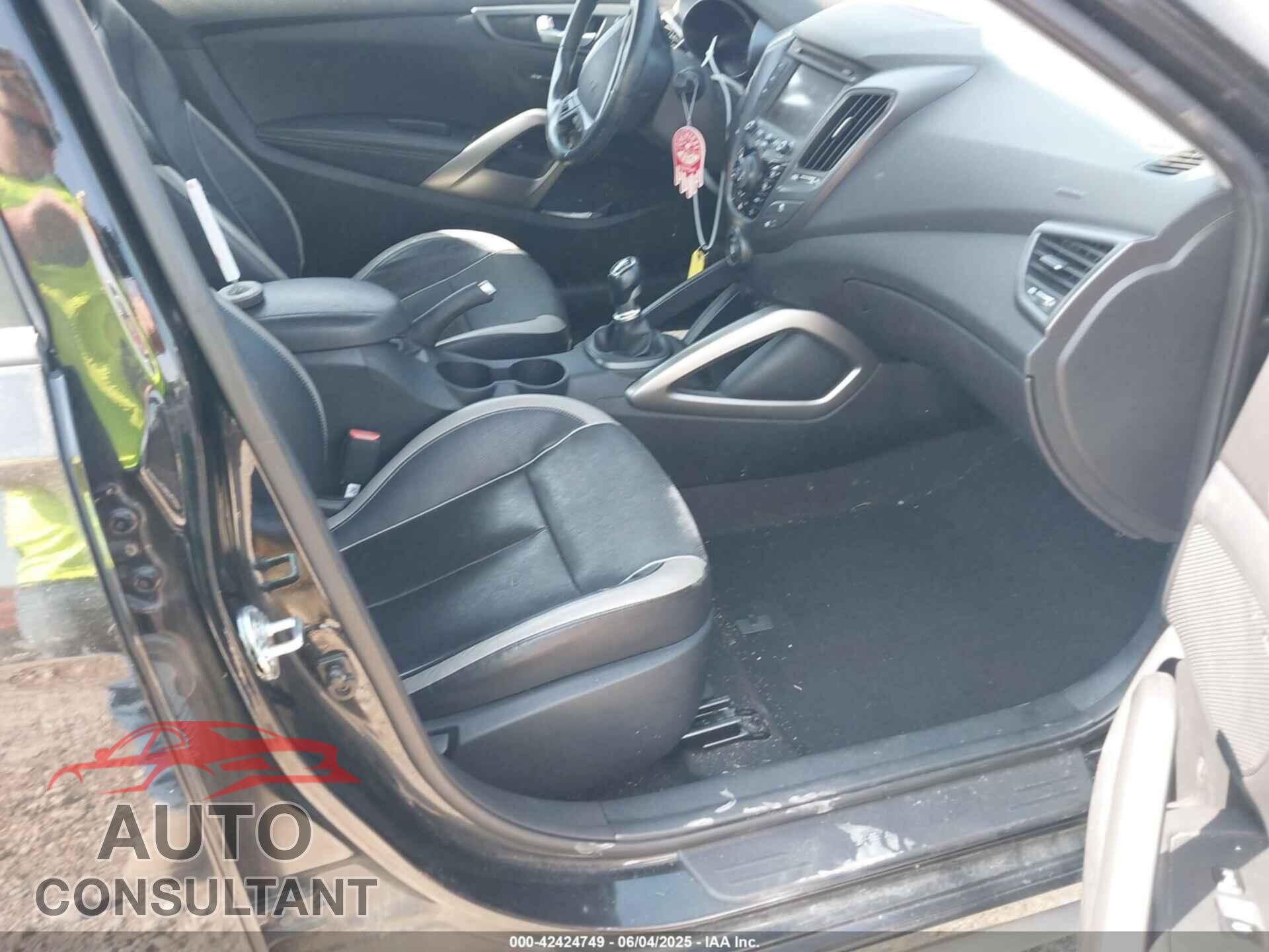 HYUNDAI VELOSTER 2013 - KMHTC6AE5DU174142