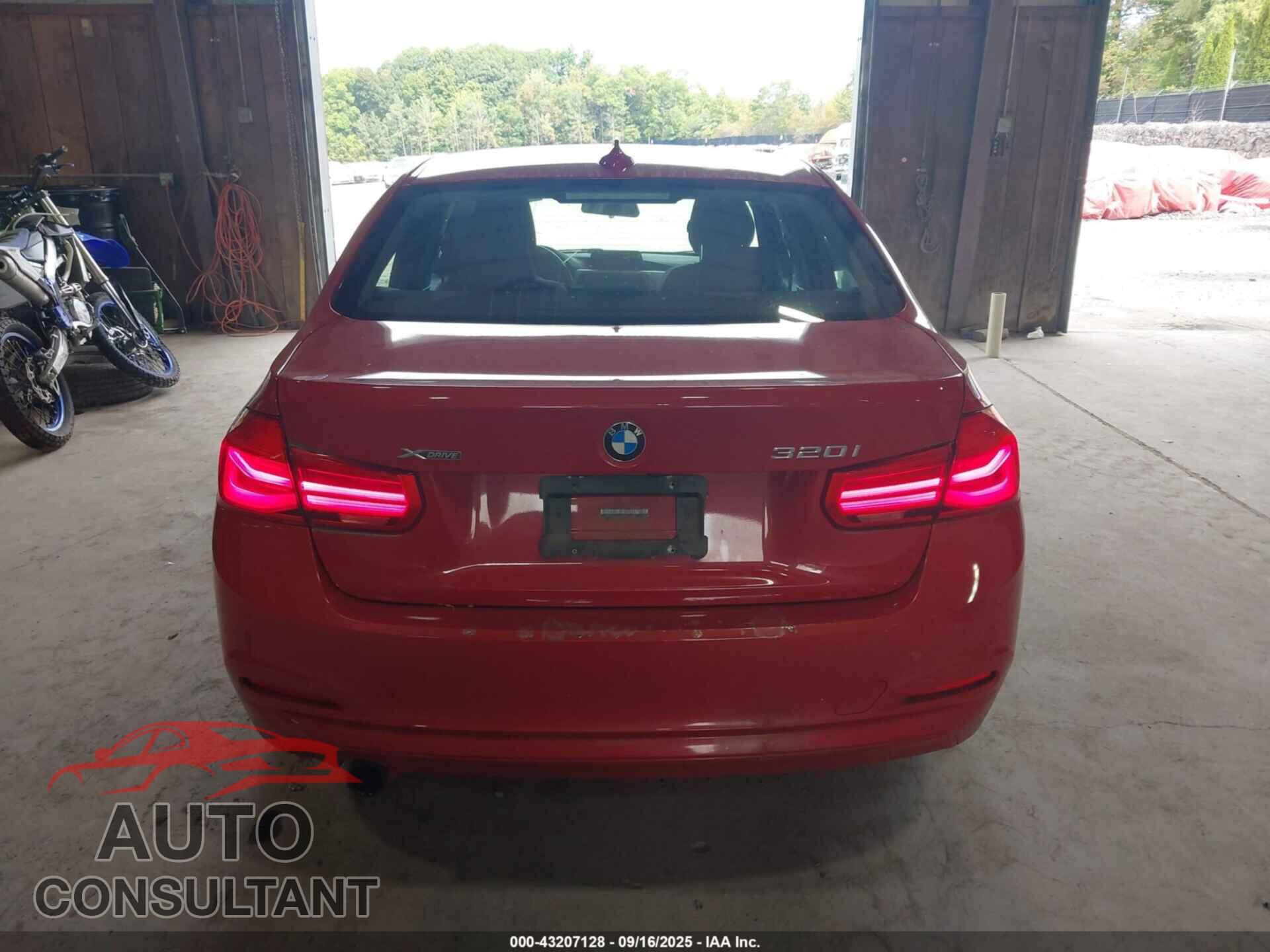 BMW 320I 2016 - WBA8E5G54GNU21426