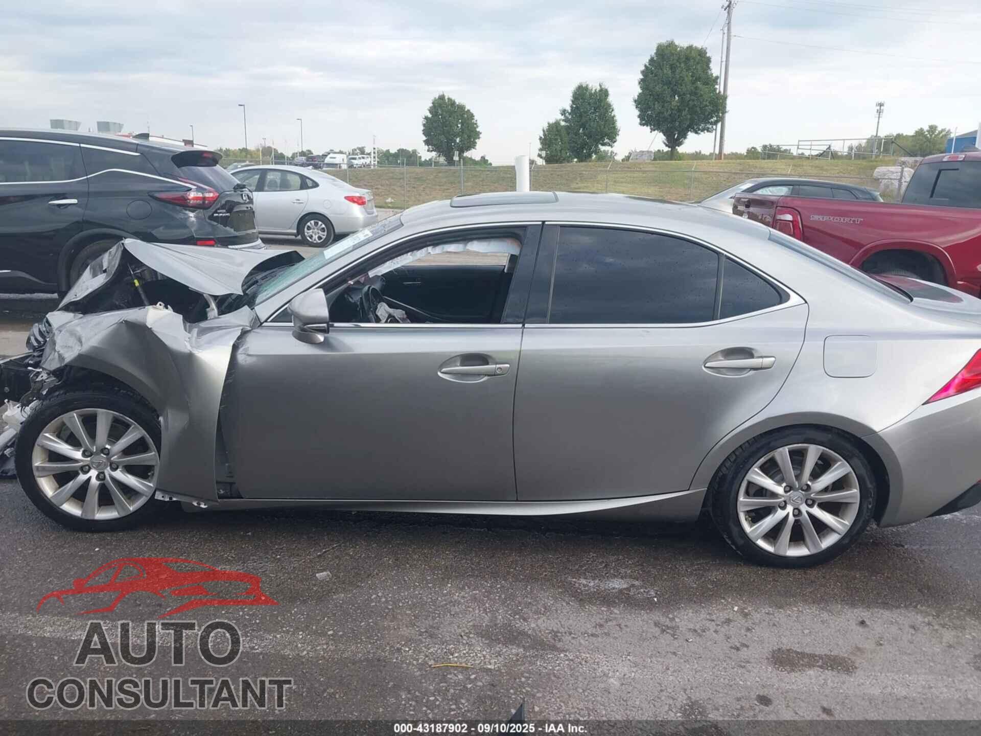 LEXUS IS 250 2015 - JTHCF1D23F5028141