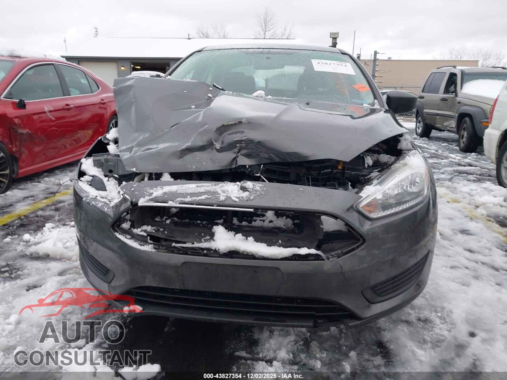 FORD FOCUS 2017 - 1FADP3E28HL285071