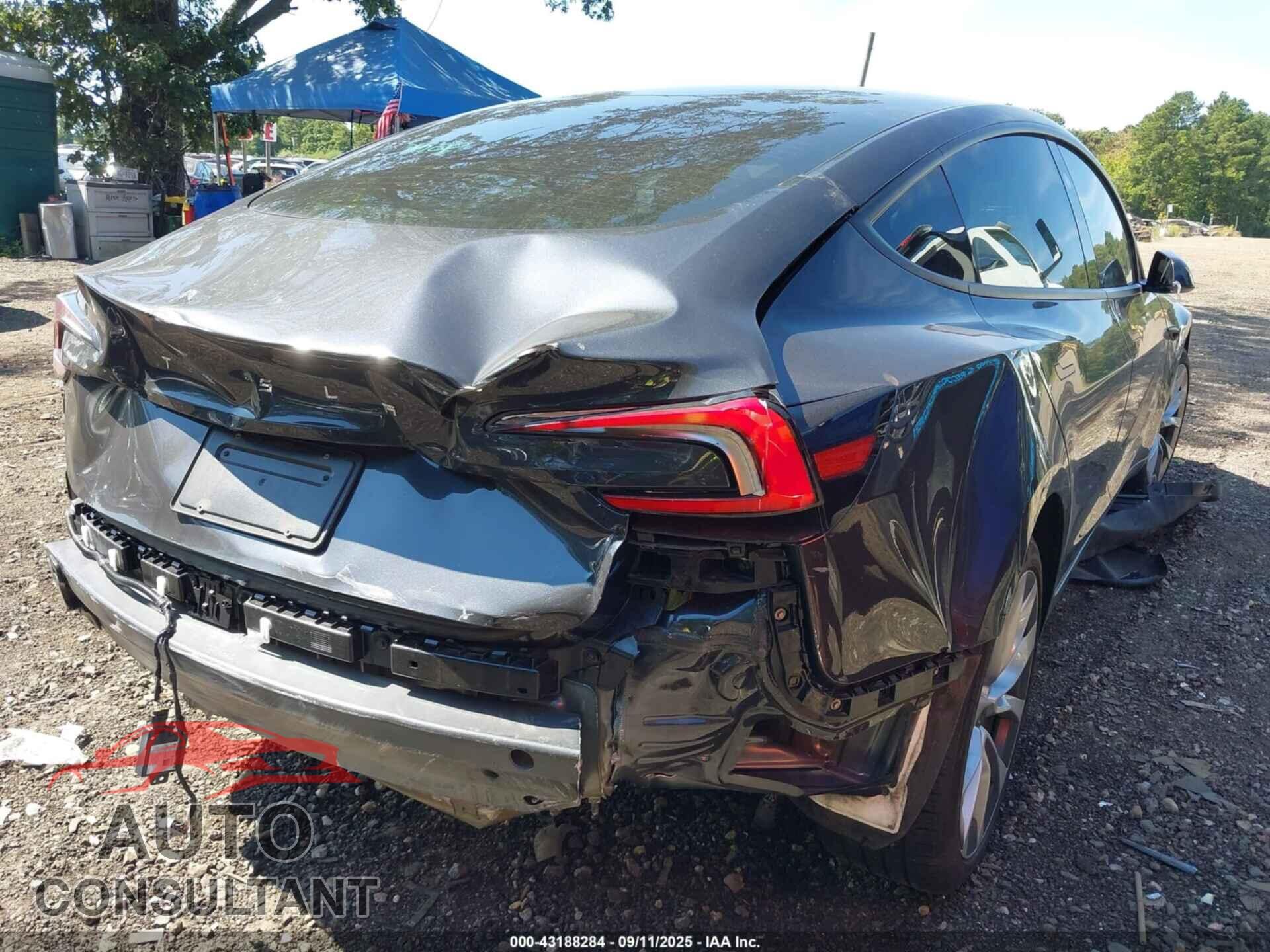 TESLA MODEL 3 2024 - 5YJ3E1EAXRF729577