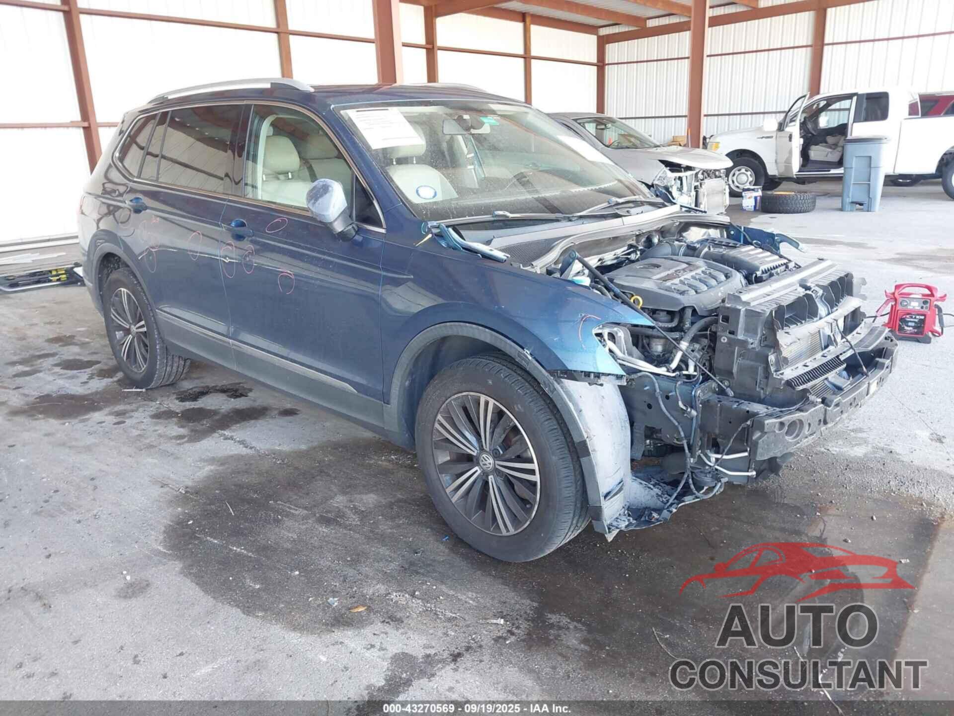 VOLKSWAGEN TIGUAN 2018 - 3VV3B7AX7JM069165