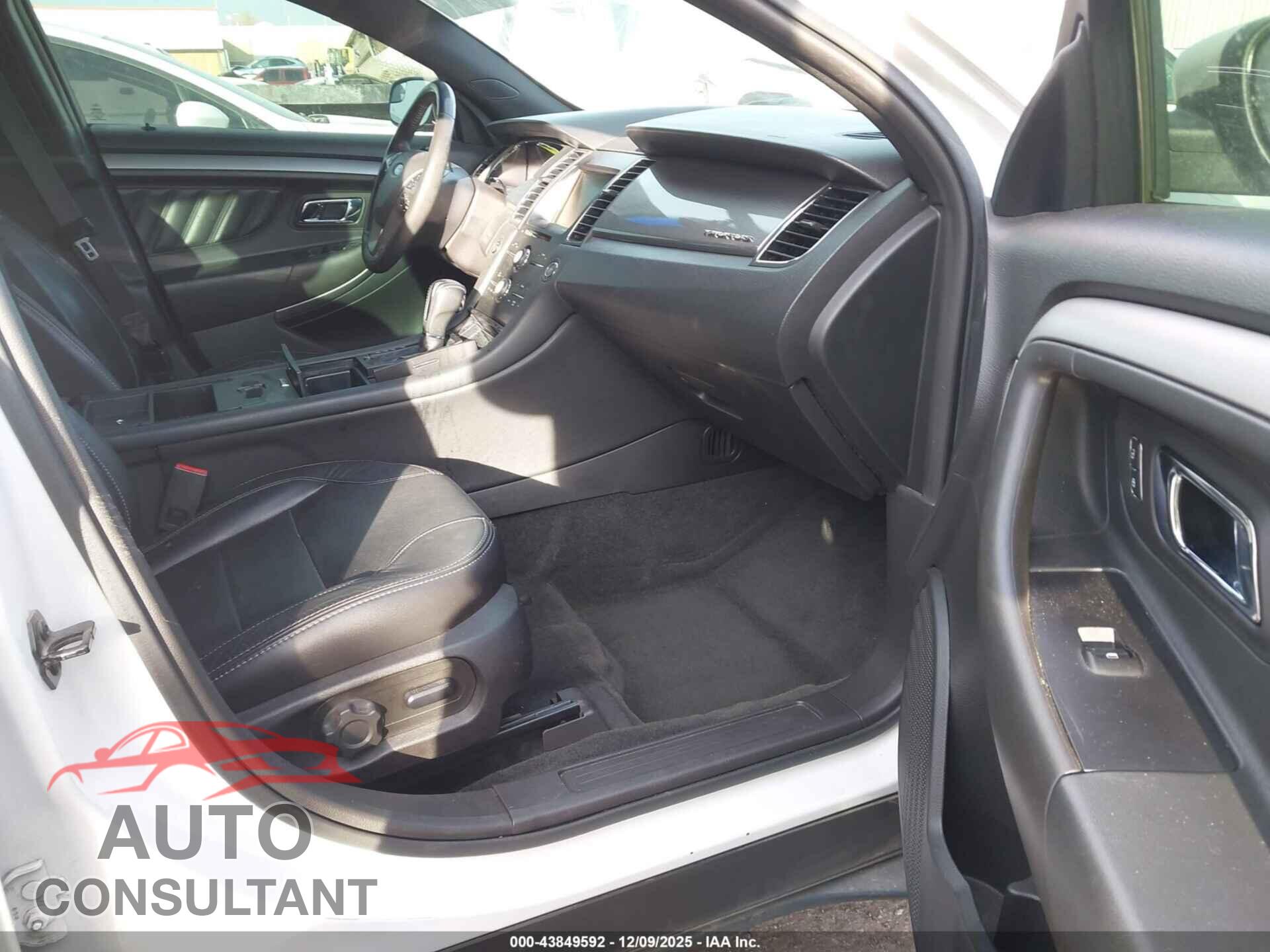 FORD TAURUS 2015 - 1FAHP2E87FG209234