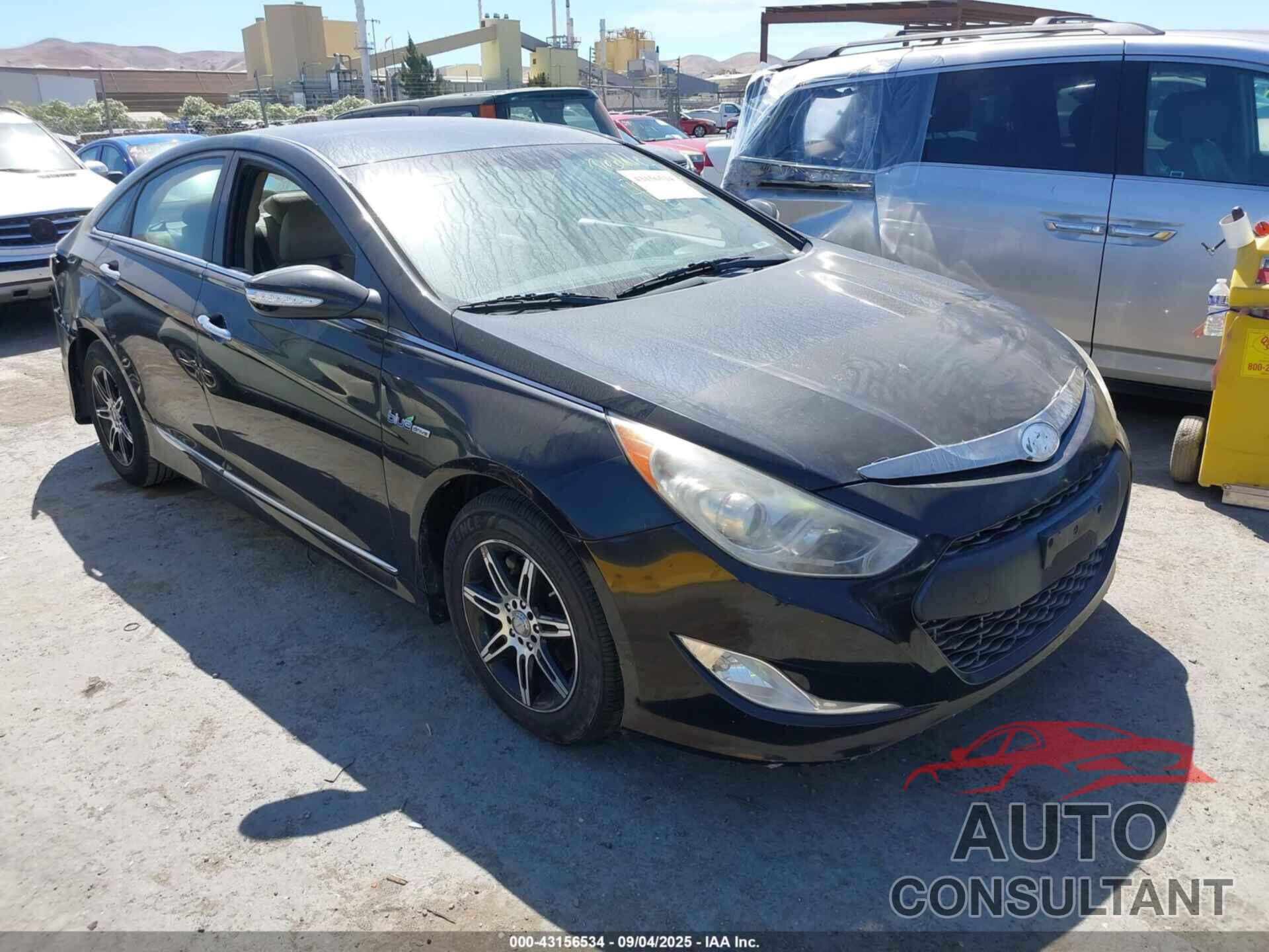 HYUNDAI SONATA HYBRID 2012 - KMHEC4A48CA057501
