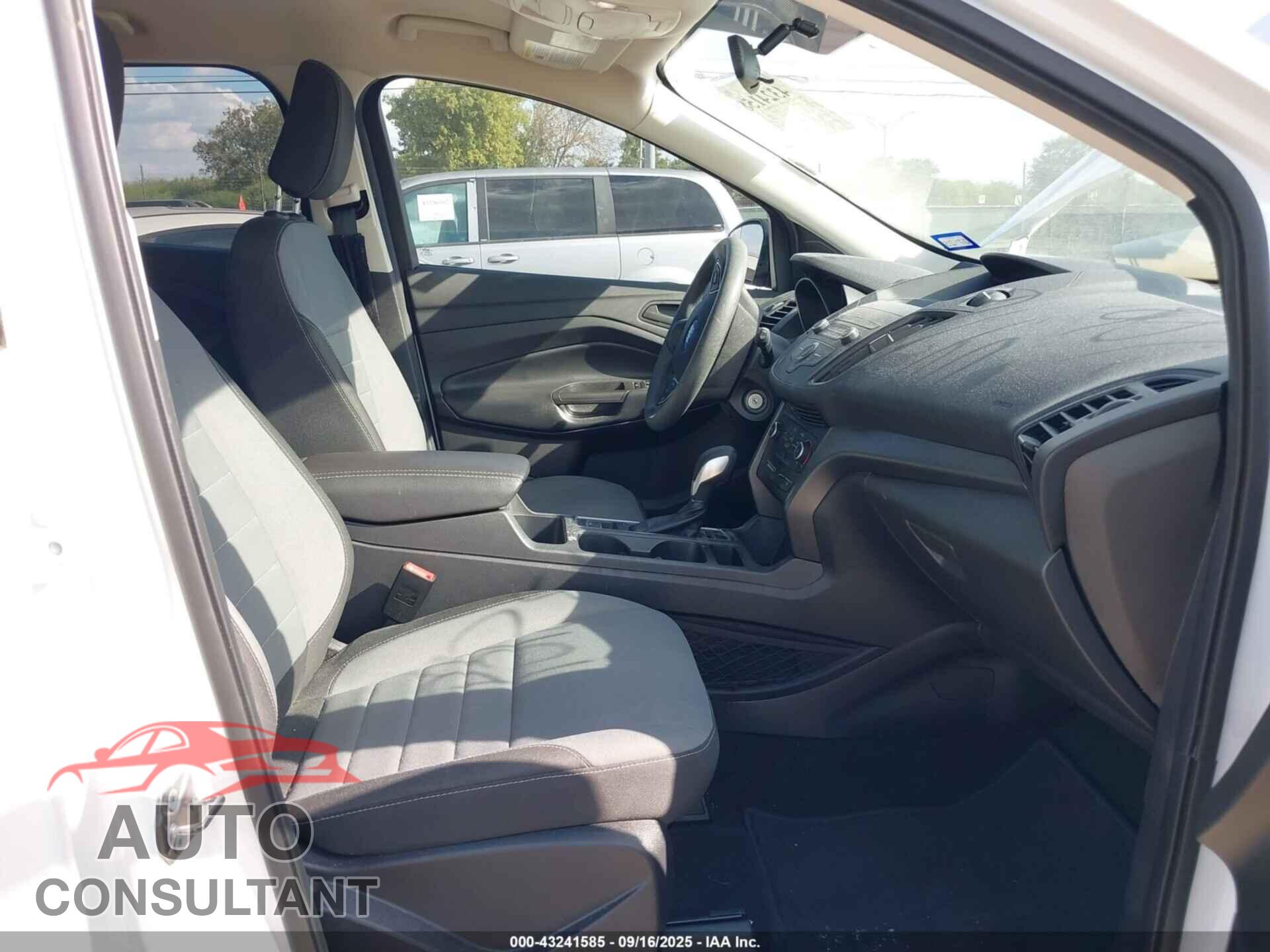 FORD ESCAPE 2019 - 1FMCU0F74KUC02675