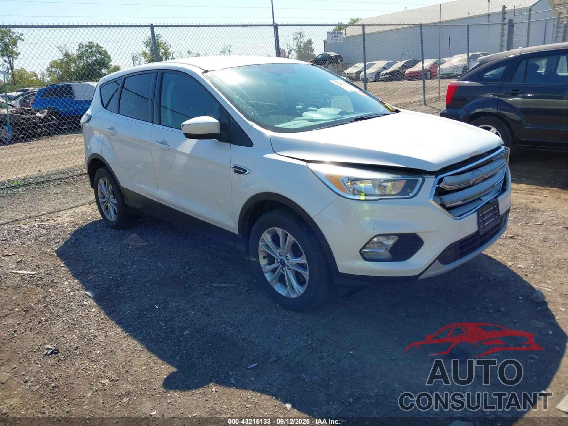 FORD ESCAPE 2017 - 1FMCU9GDXHUD92502