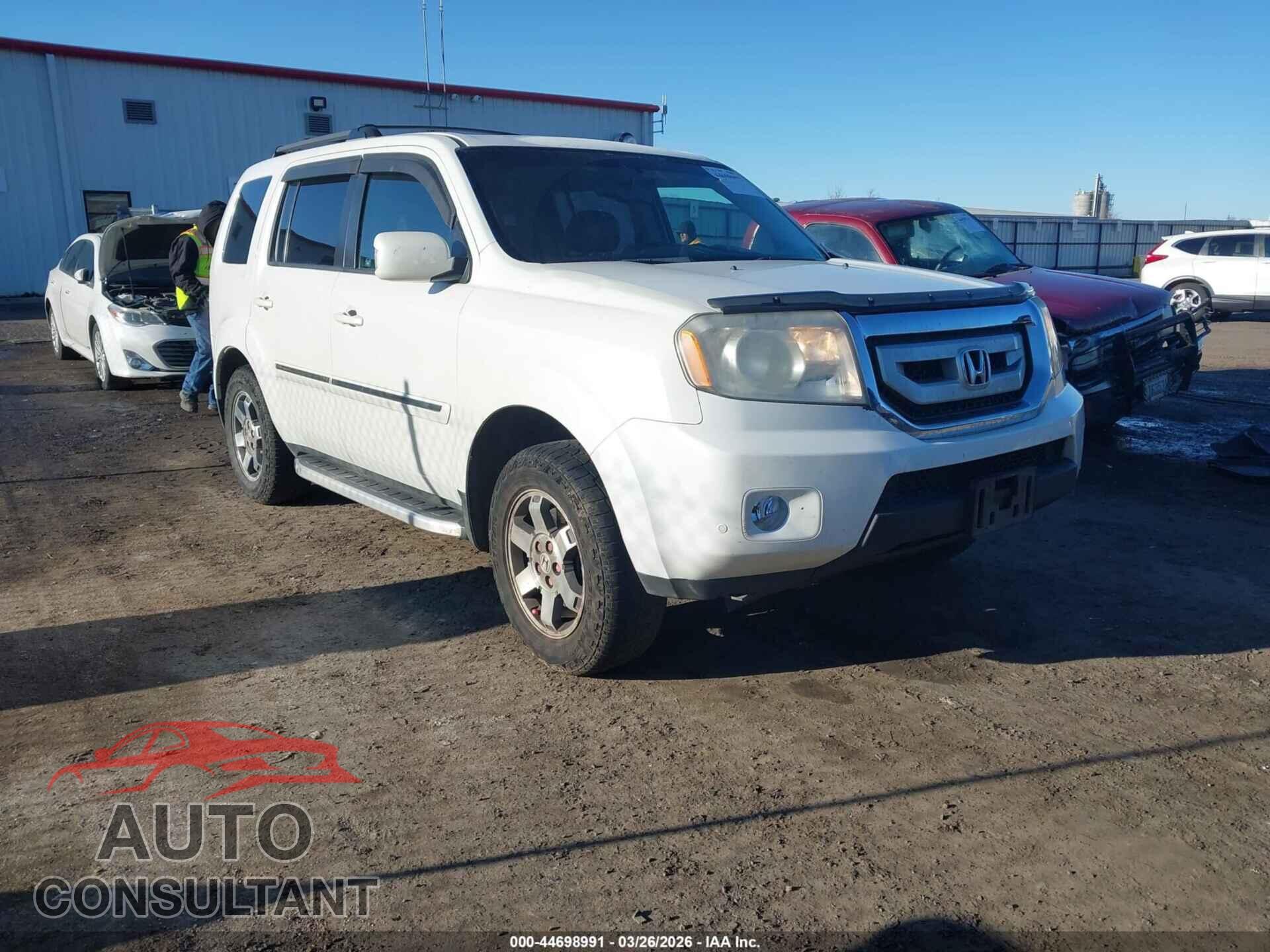 HONDA PILOT 2011 - 5FNYF4H97BB501595
