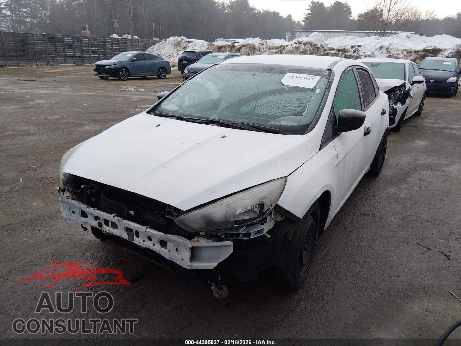 FORD FOCUS 2015 - 1FADP3E26FL338038