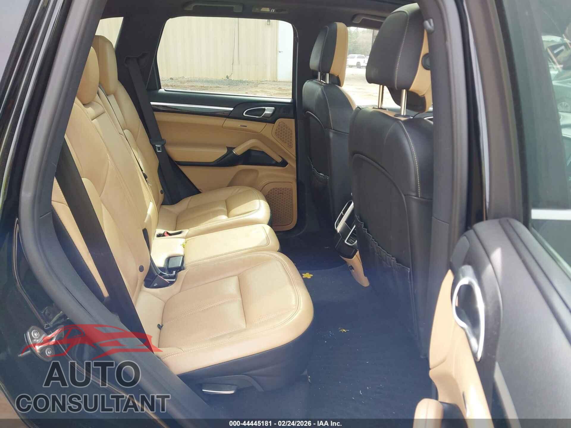 PORSCHE CAYENNE 2016 - WP1AA2A22GLA03468
