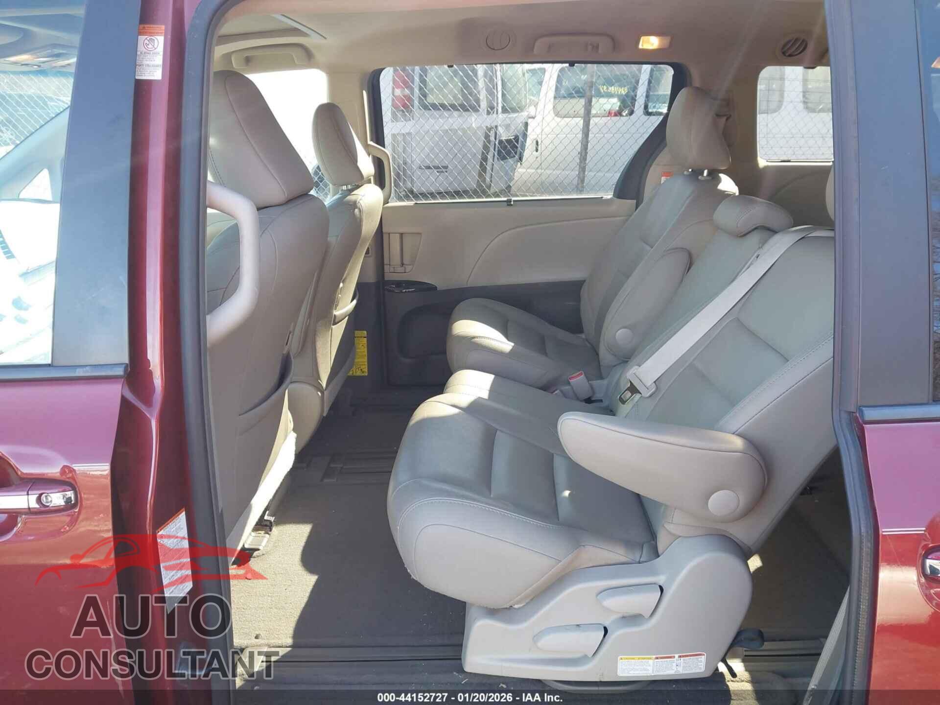 TOYOTA SIENNA 2015 - 5TDYK3DC4FS543473