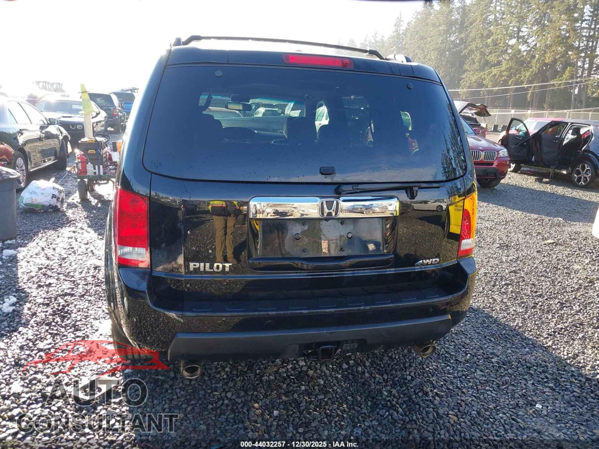 HONDA PILOT 2011 - 5FNYF4H71BB081024