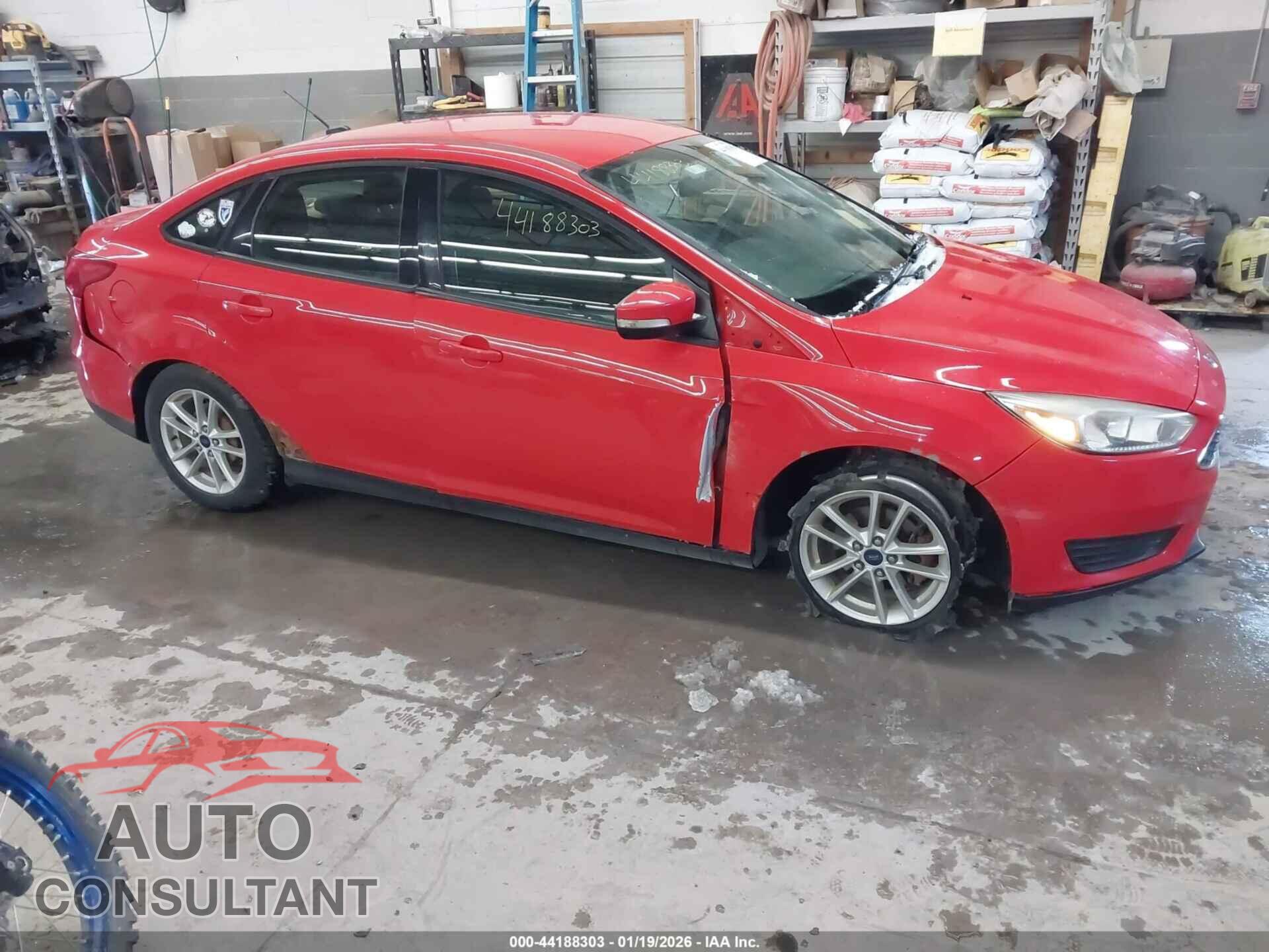 FORD FOCUS 2017 - 1FADP3F26HL221979