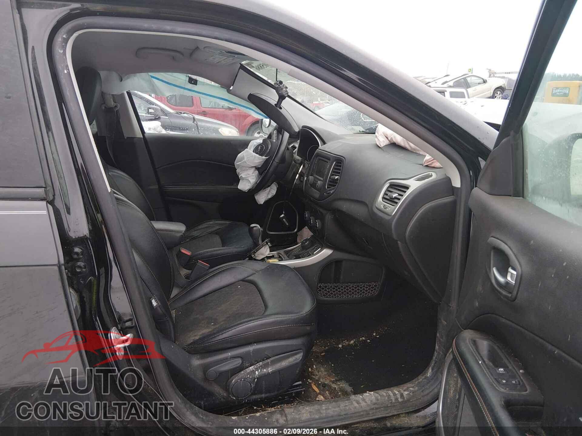 JEEP COMPASS 2018 - 3C4NJDBB3JT483836