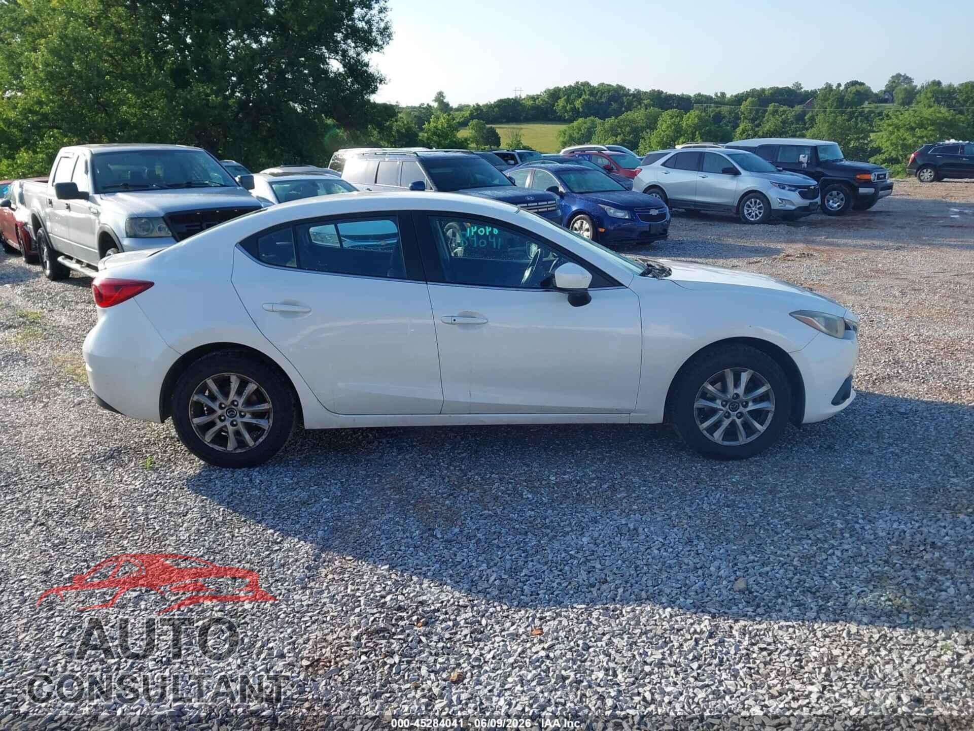 MAZDA MAZDA3 2015 - JM1BM1V76F1271107