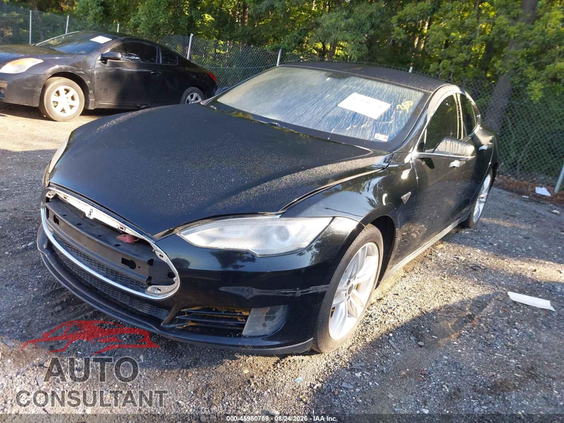 TESLA MODEL S 2013 - 5YJSA1DN9DFP15402