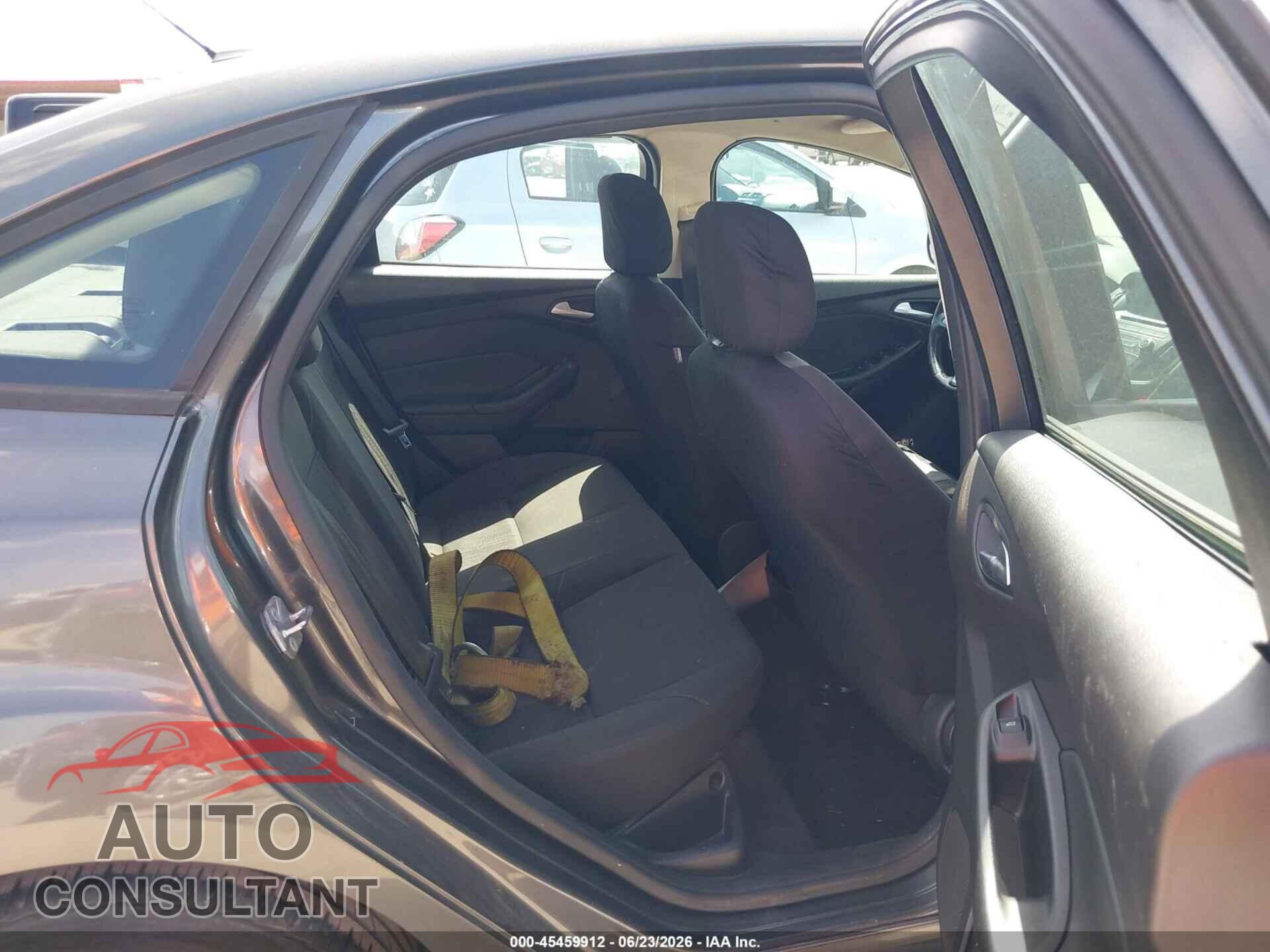 FORD FOCUS 2016 - 1FADP3F25GL215895