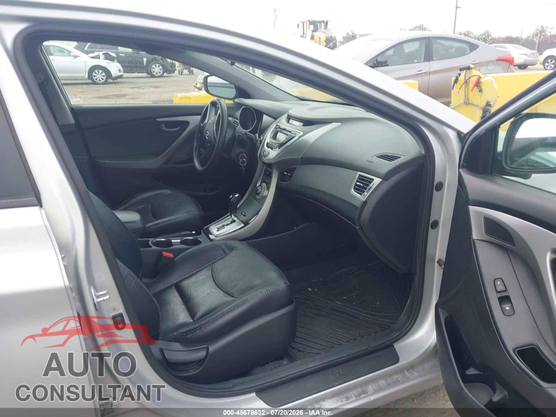 HYUNDAI ELANTRA 2012 - KMHDH4AE2CU280363
