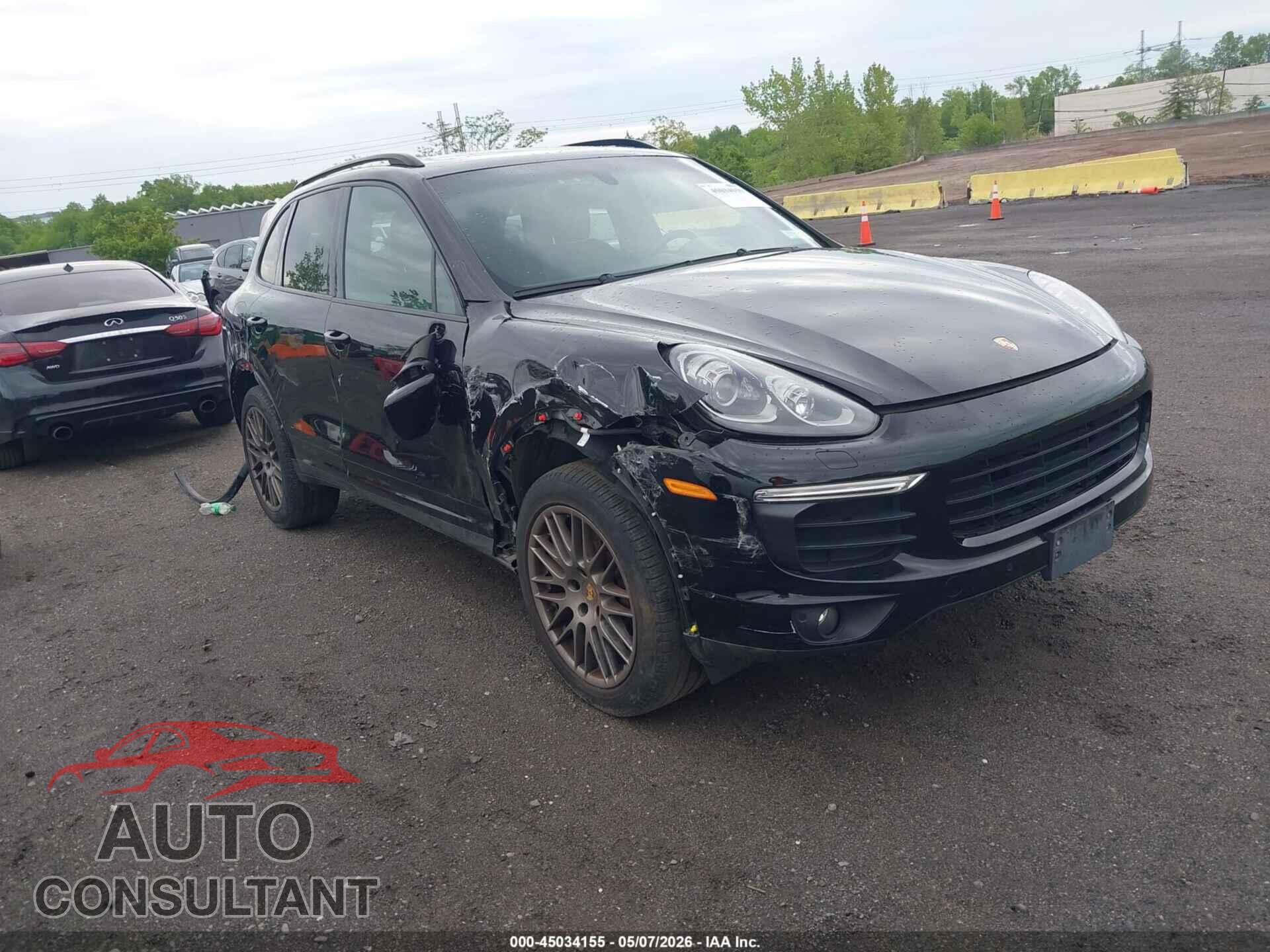 PORSCHE CAYENNE 2017 - WP1AA2A24HKA88157