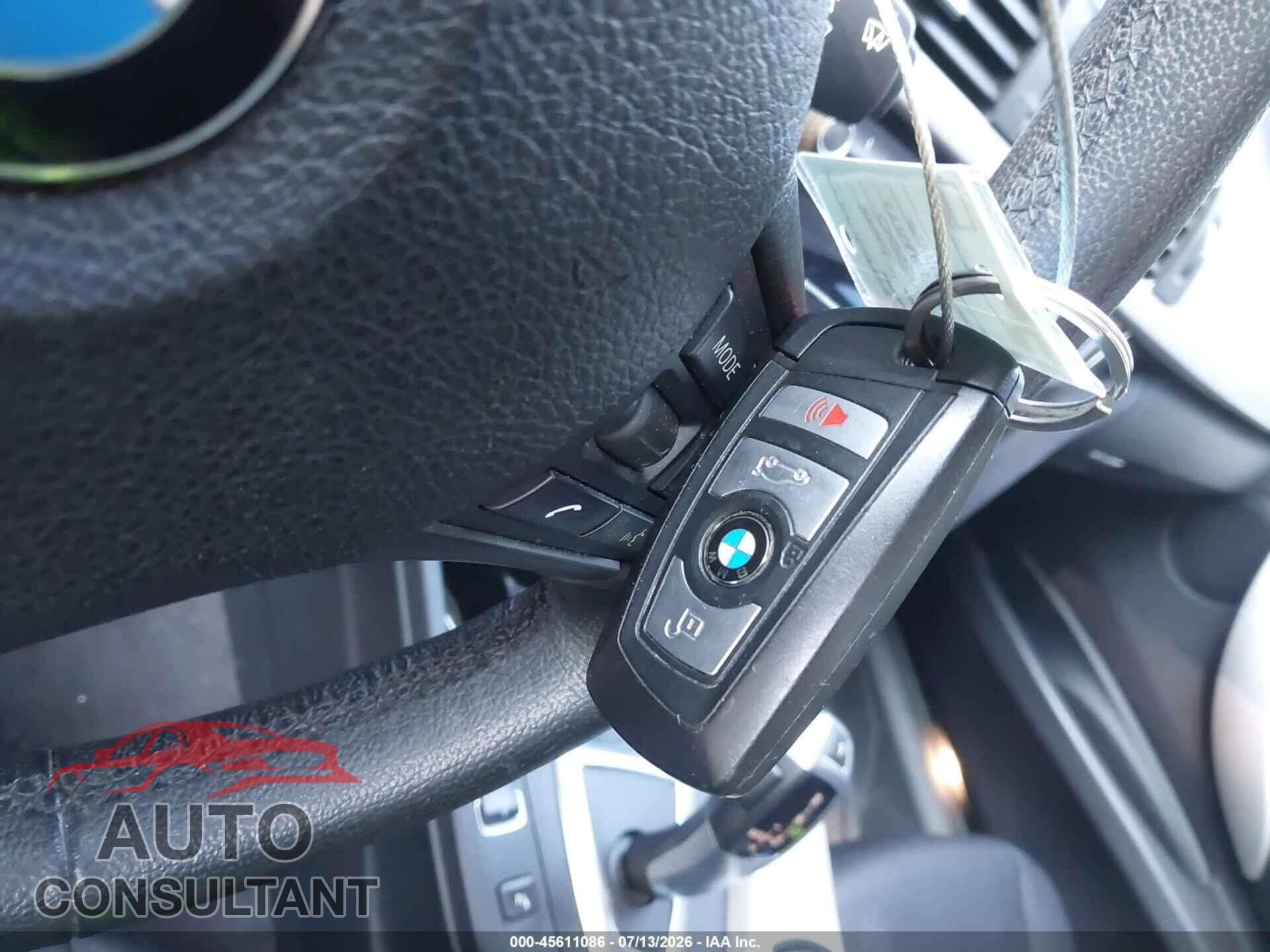 BMW 320I 2016 - WBA8E5G5XGNU20037