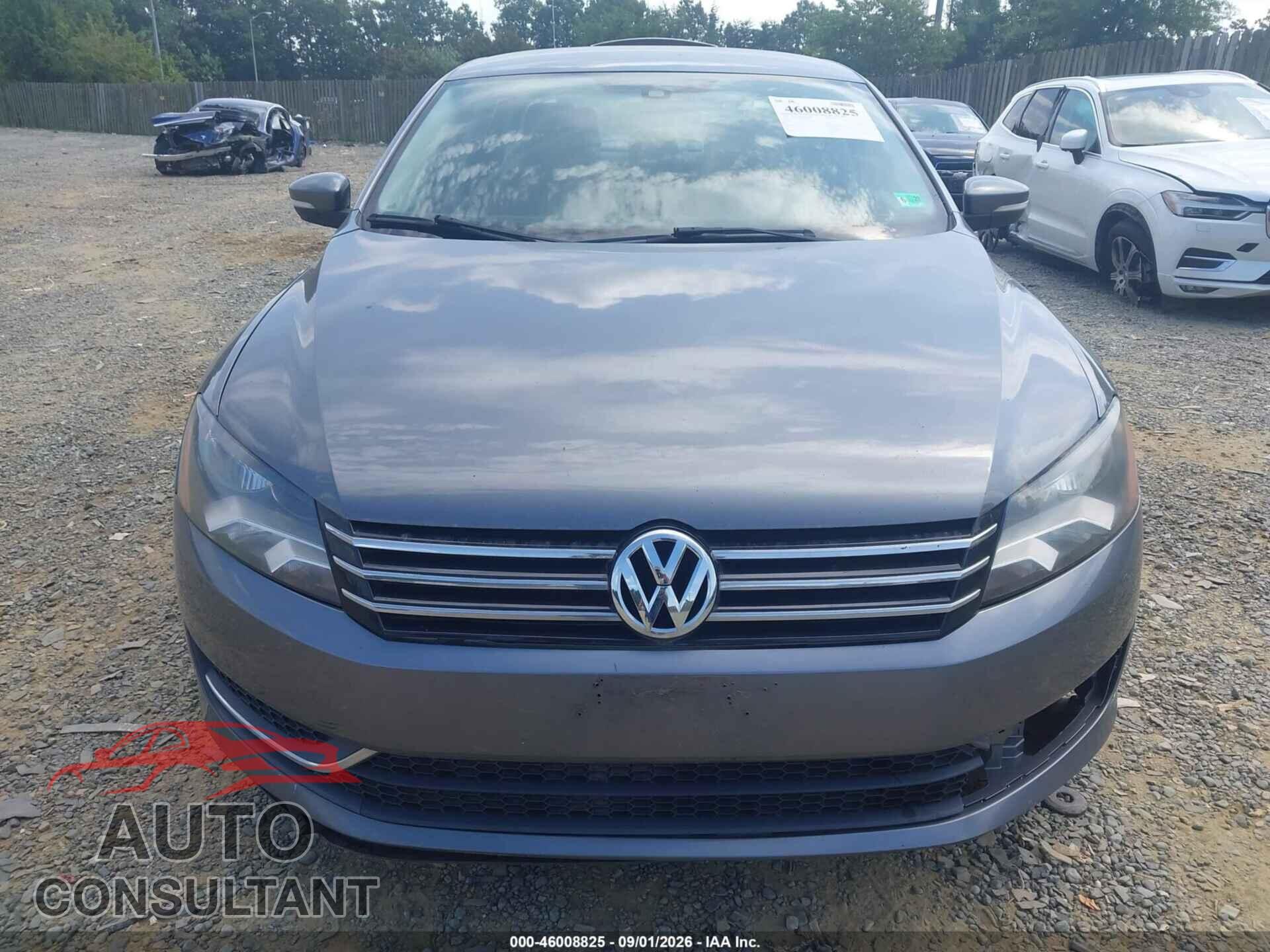 VOLKSWAGEN PASSAT 2015 - 1VWAT7A38FC010874
