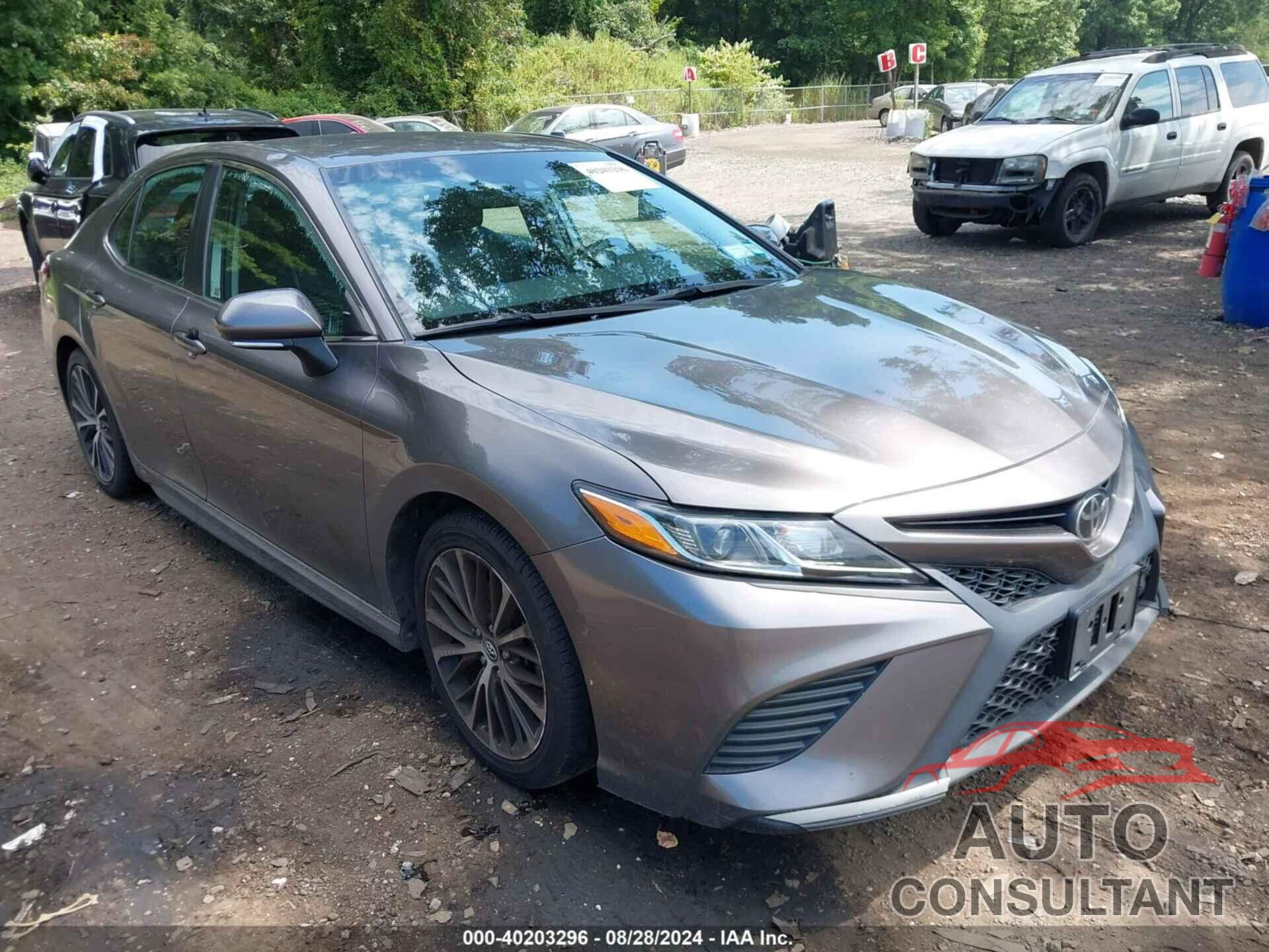 TOYOTA CAMRY 2018 - 4T1B11HK4JU668200