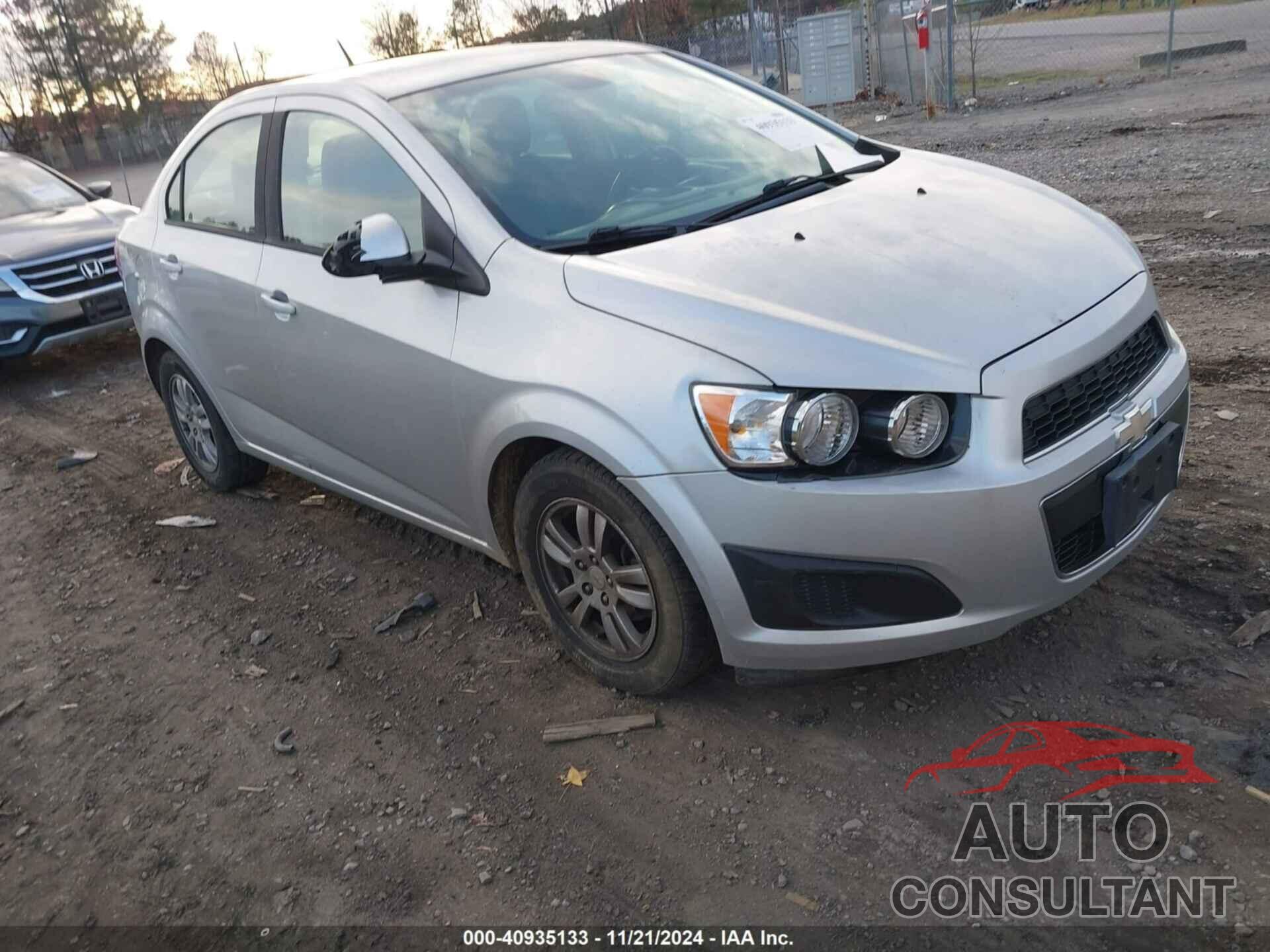 CHEVROLET SONIC 2012 - 1G1JA5SH2C4116579