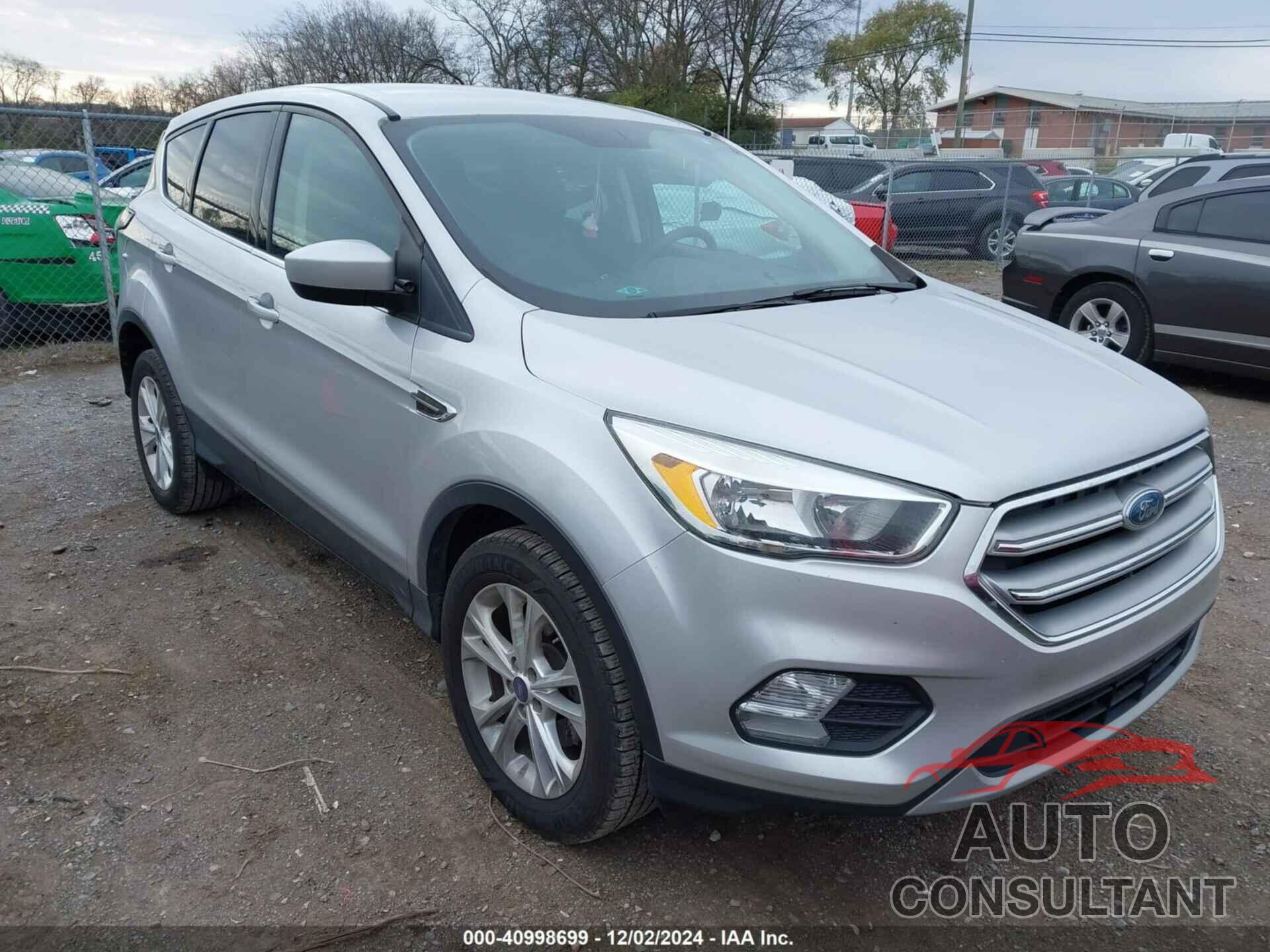 FORD ESCAPE 2017 - 1FMCU0GD7HUE64171