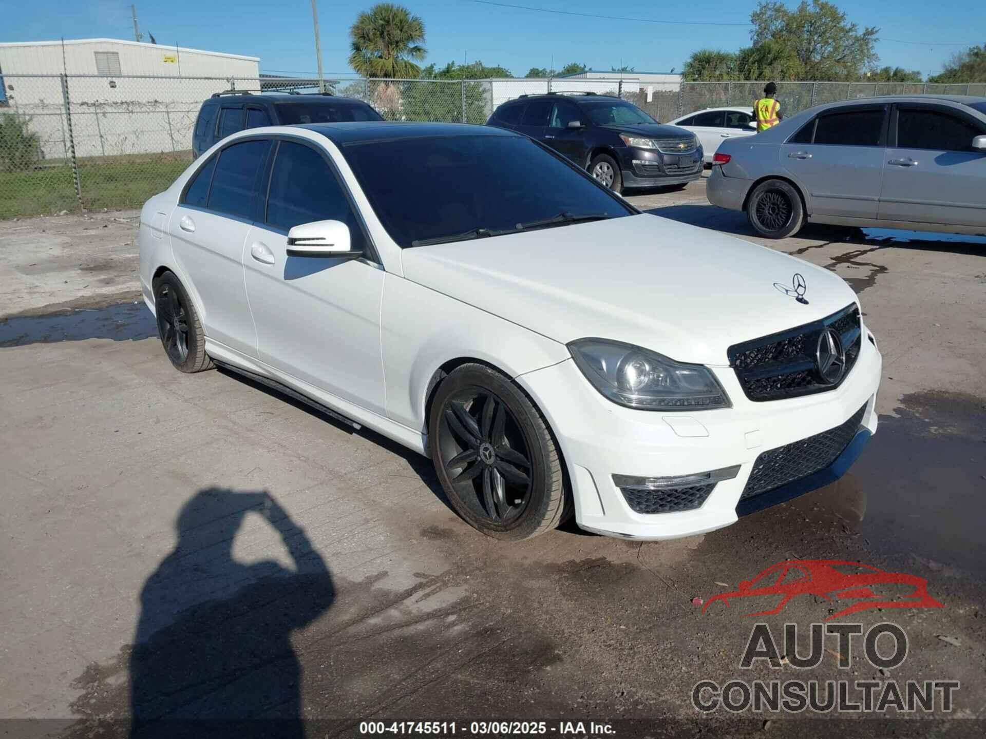 MERCEDES-BENZ C 250 2014 - WDDGF4HB3ER308847