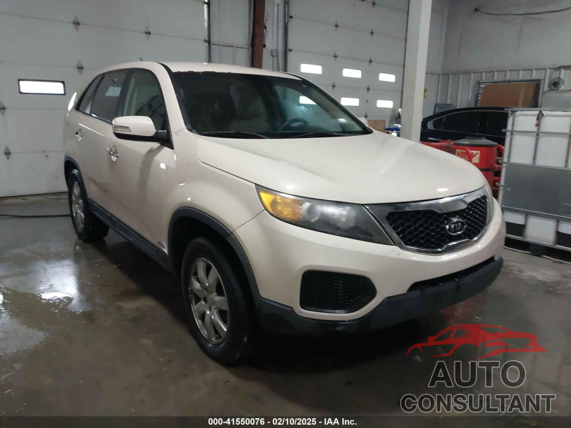 KIA SORENTO 2011 - 5XYKTCA18BG036640