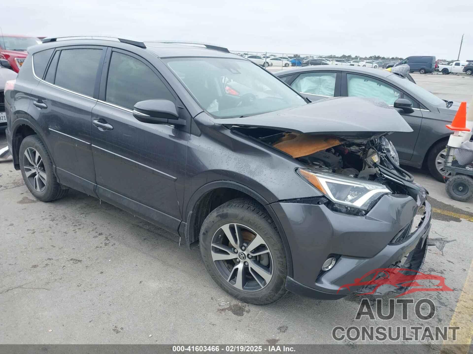 TOYOTA RAV4 2017 - JTMWFREV6HJ722161
