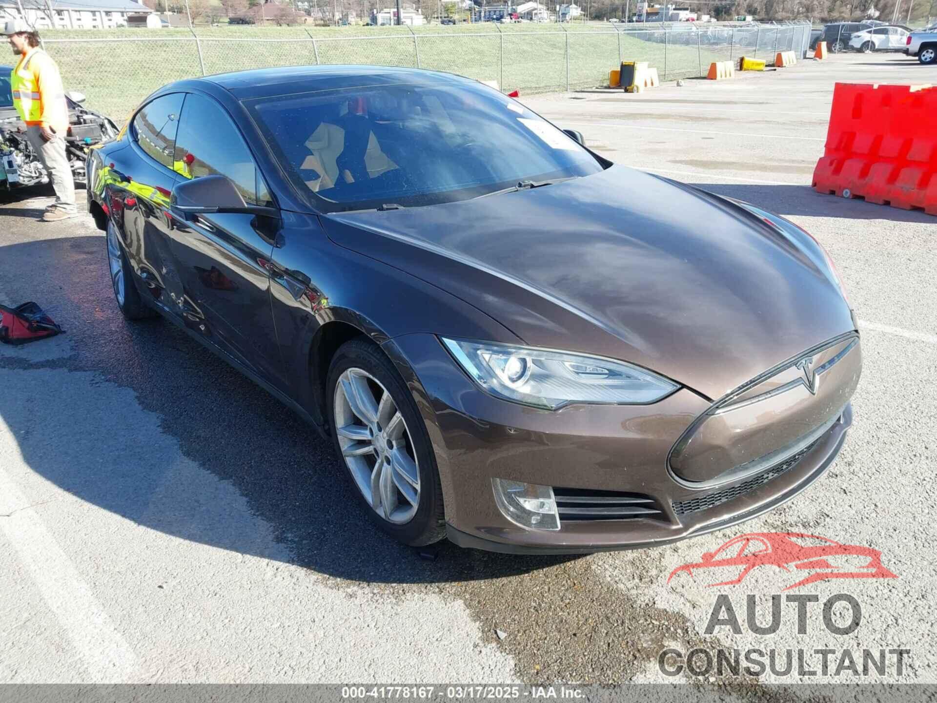 TESLA MODEL S 2014 - 5YJSA1H17EFP33275