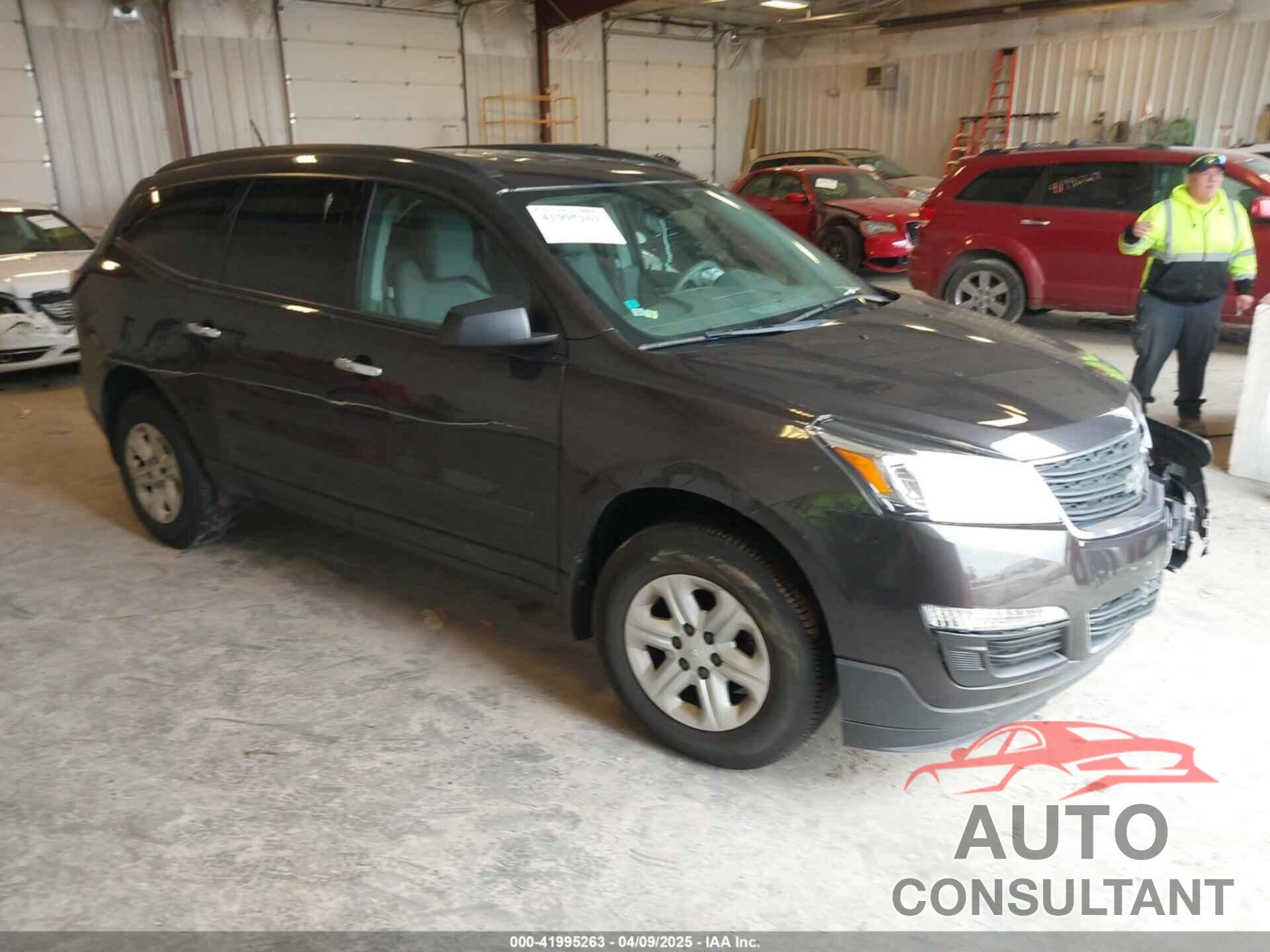 CHEVROLET TRAVERSE 2017 - 1GNKRFED6HJ224707