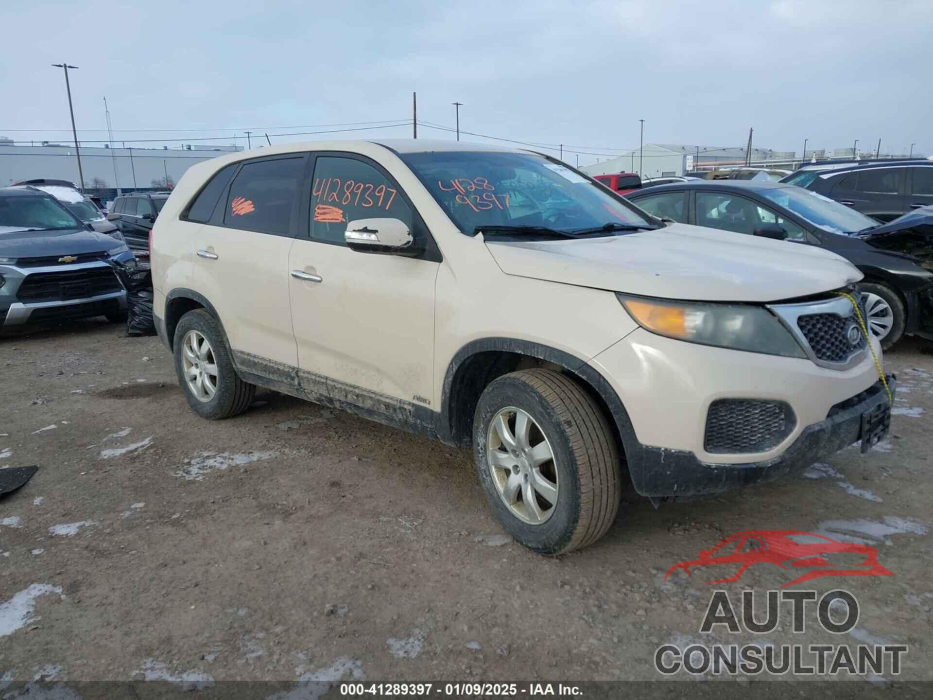 KIA SORENTO 2011 - 5XYKTCA17BG111487