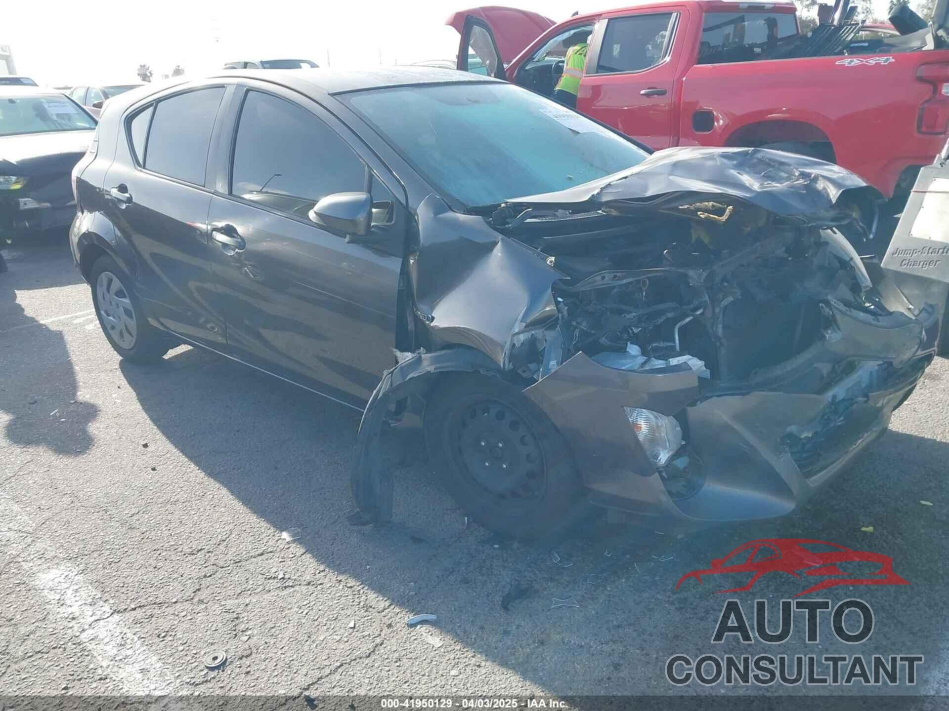 TOYOTA PRIUS C 2015 - JTDKDTB33F1585004