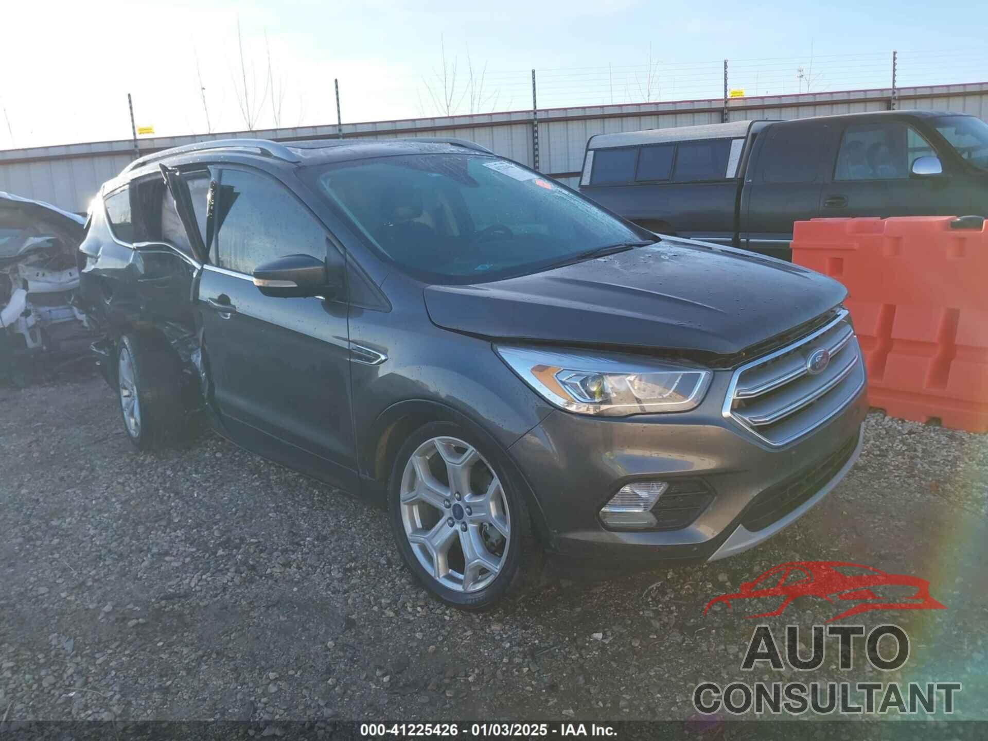 FORD ESCAPE 2017 - 1FMCU0J97HUC92650