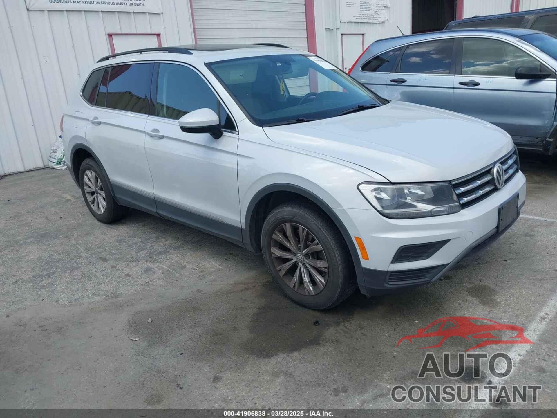 VOLKSWAGEN TIGUAN 2018 - 3VV2B7AX8JM105246