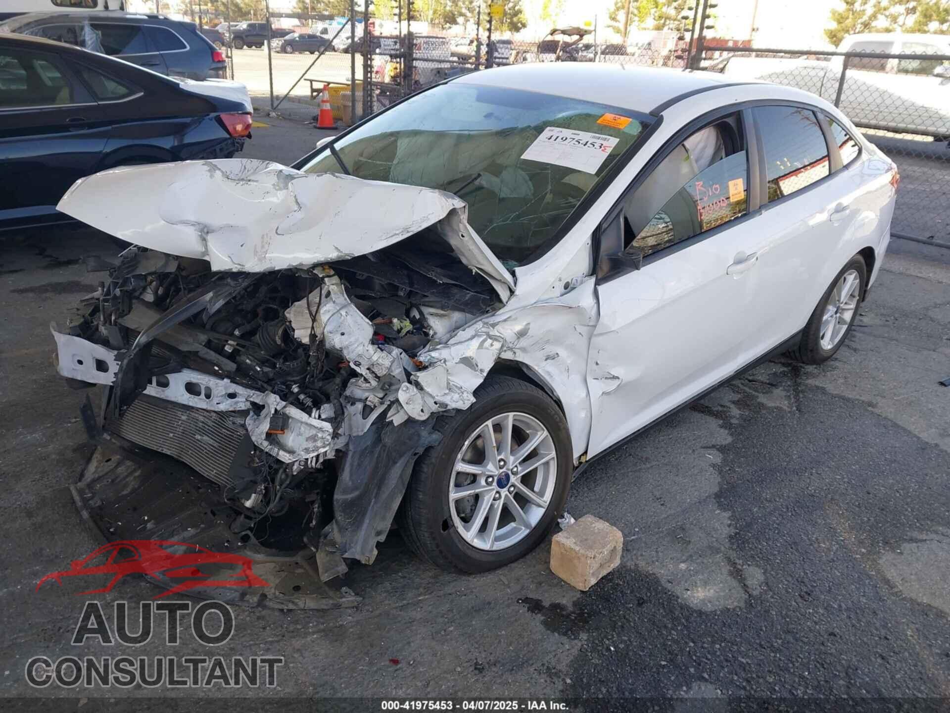 FORD FOCUS 2017 - 1FADP3F2XHL300331