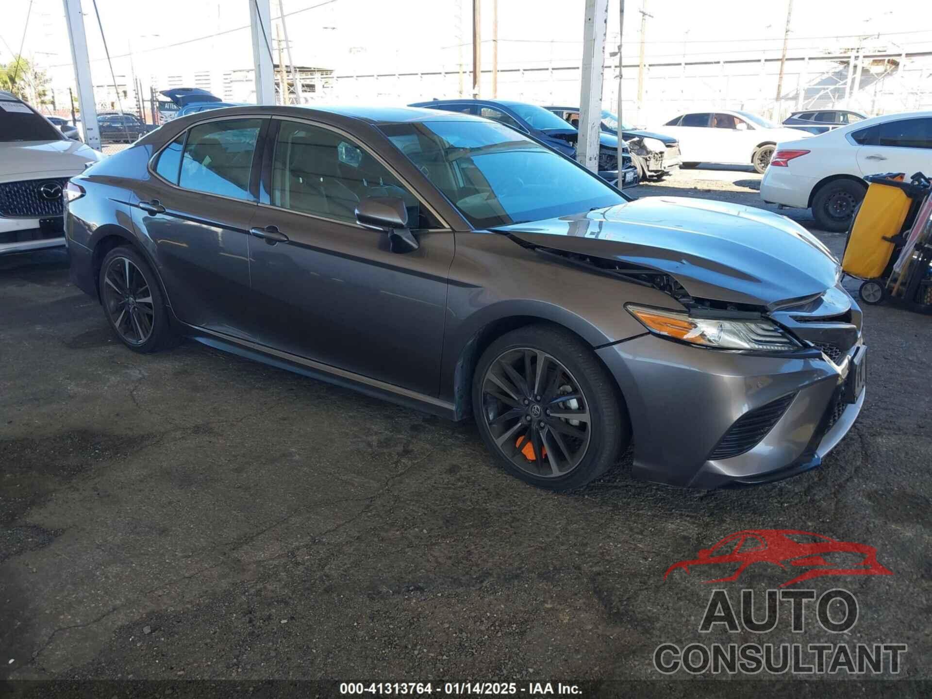 TOYOTA CAMRY 2018 - 4T1B61HK4JU010748
