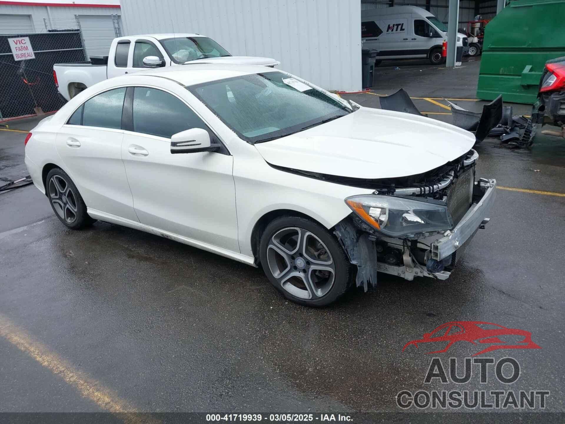 MERCEDES-BENZ CLA 250 2017 - WDDSJ4EB3HN455050
