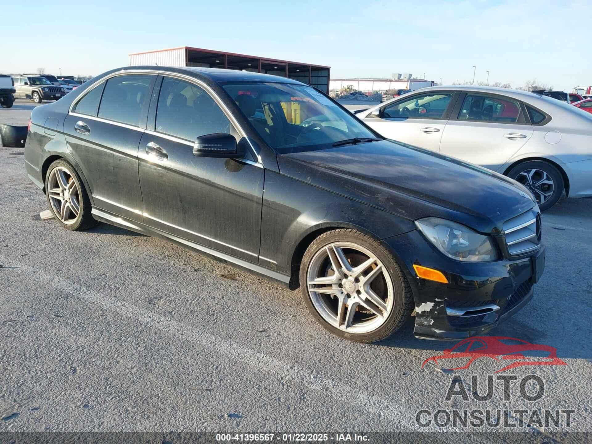 MERCEDES-BENZ C 300 2013 - WDDGF8AB0DR249949